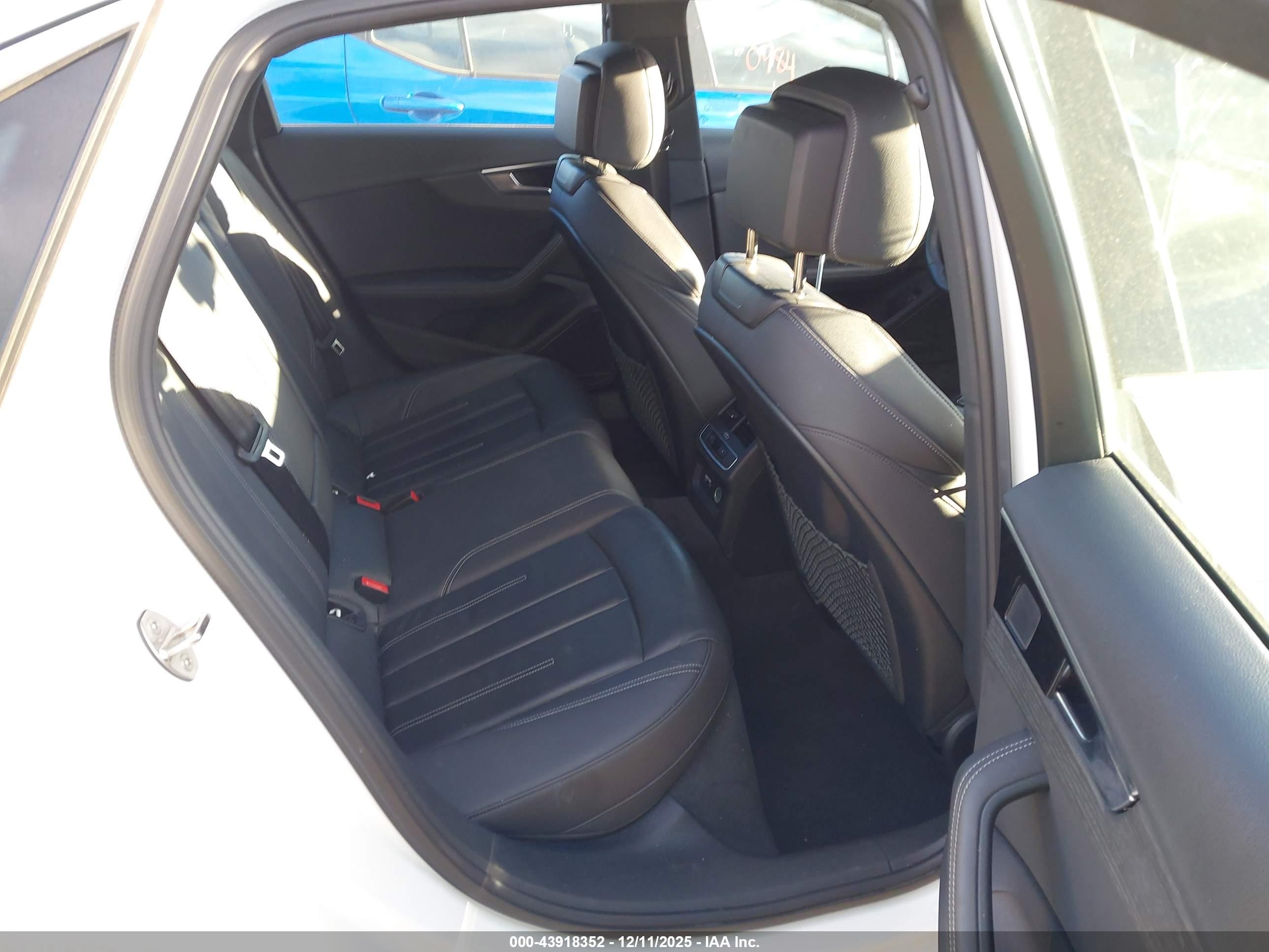AUDI A4 image 8