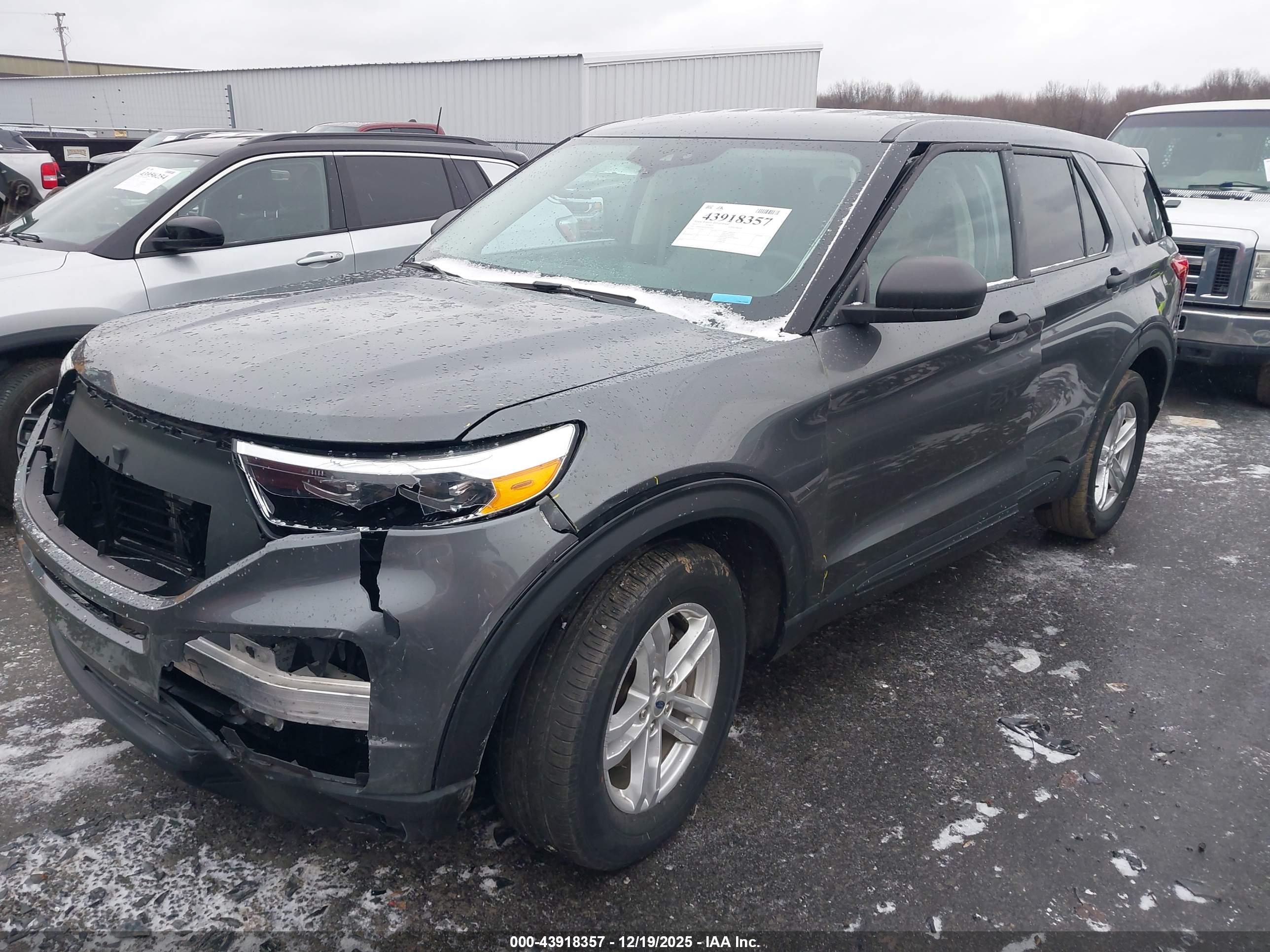 FORD EXPLORER image 2