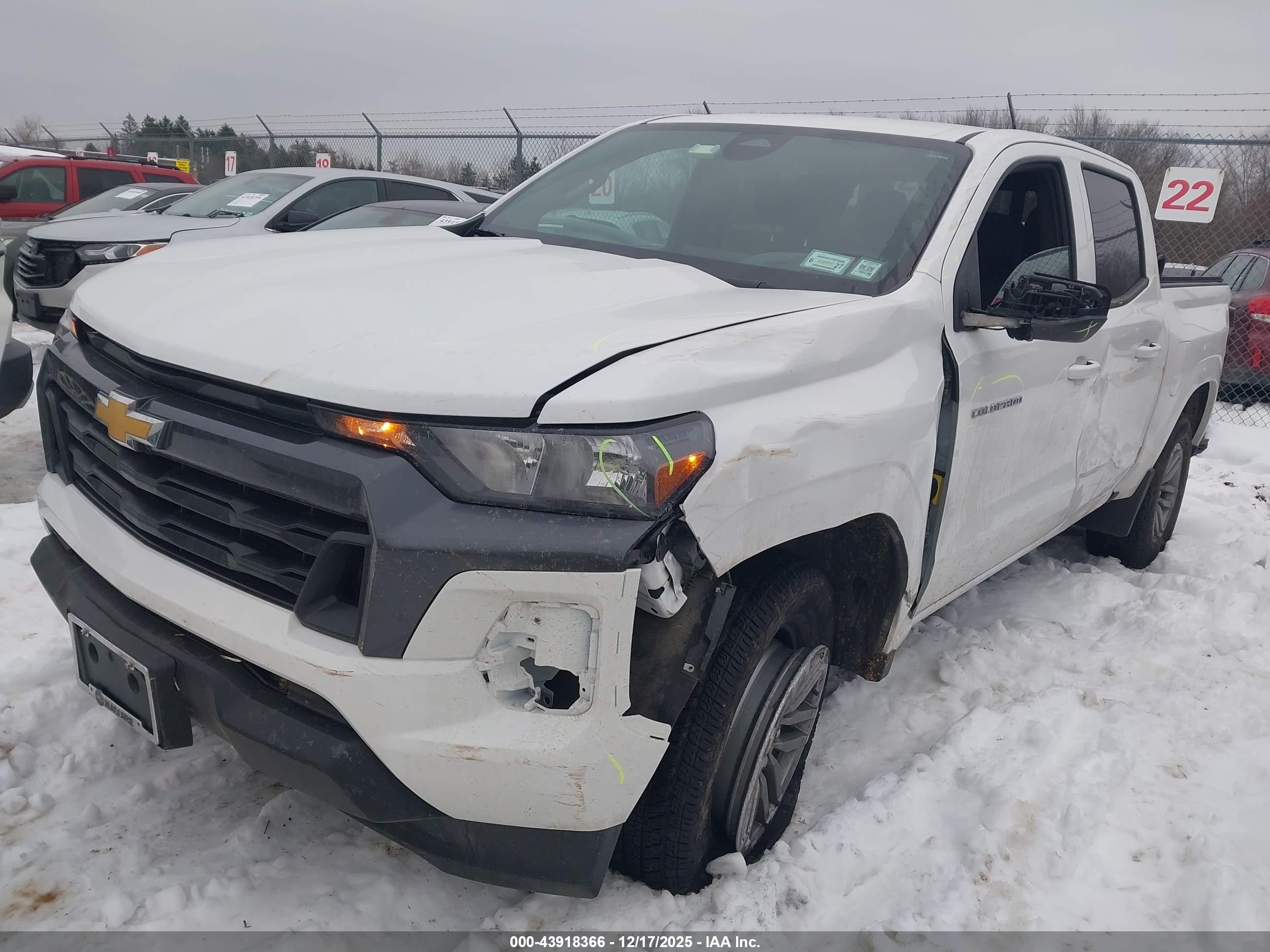 CHEVROLET COLORADO image 2