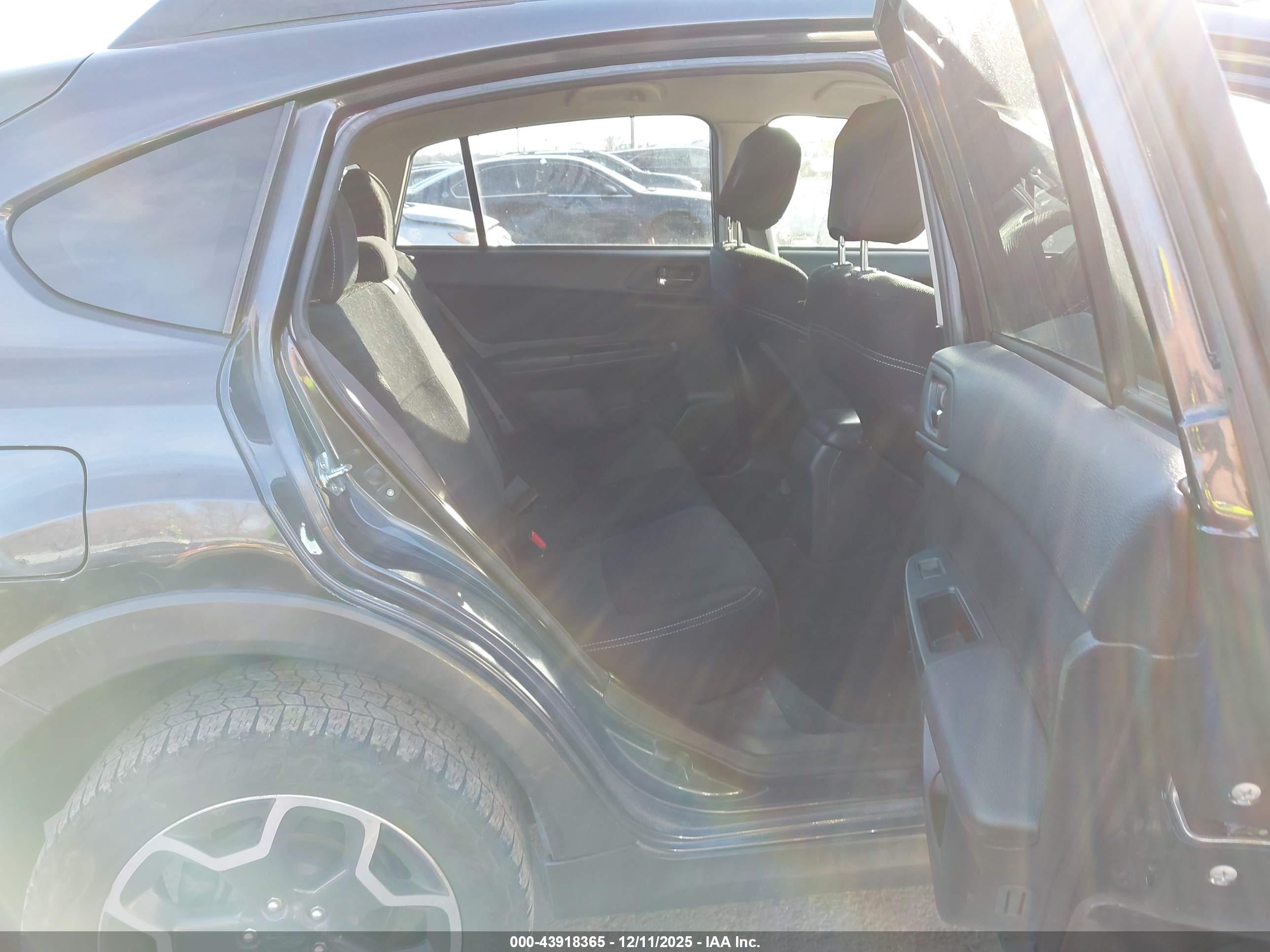 SUBARU XV image 8