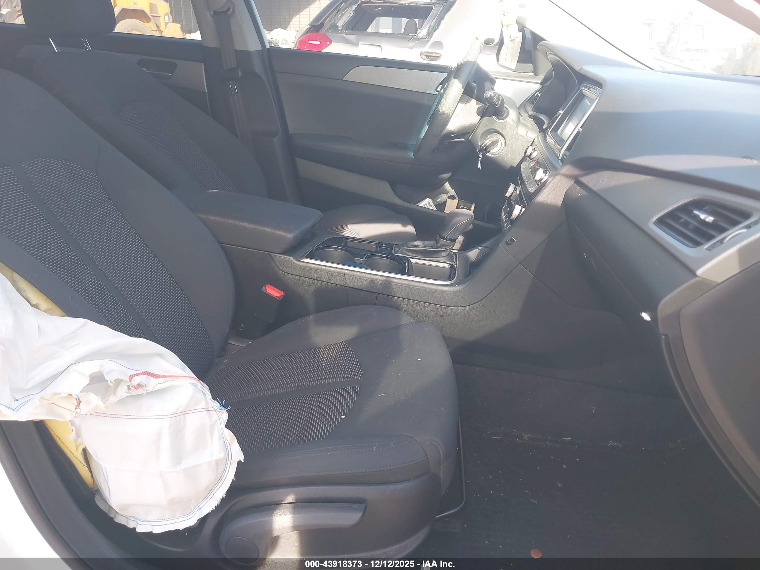 HYUNDAI SONATA image 5