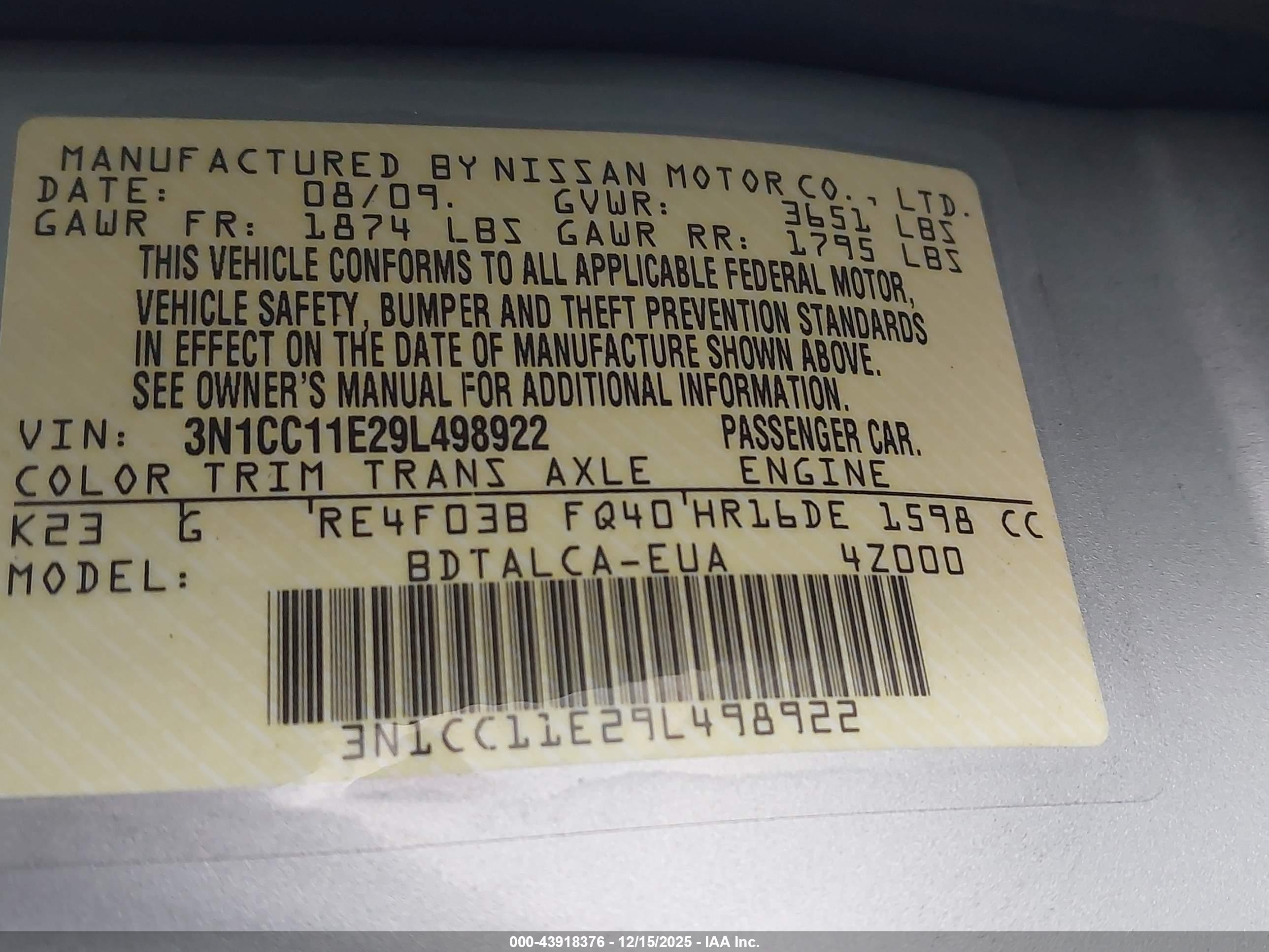 NISSAN VERSA image 9