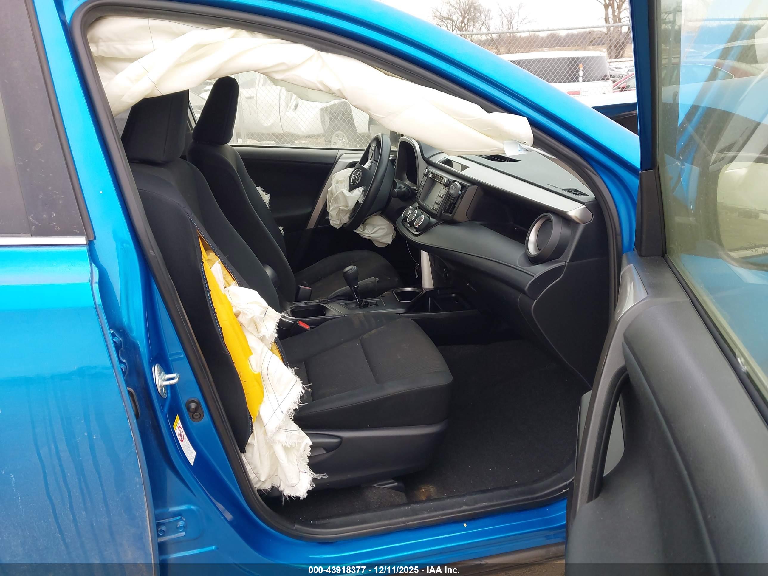 TOYOTA RAV4 image 5