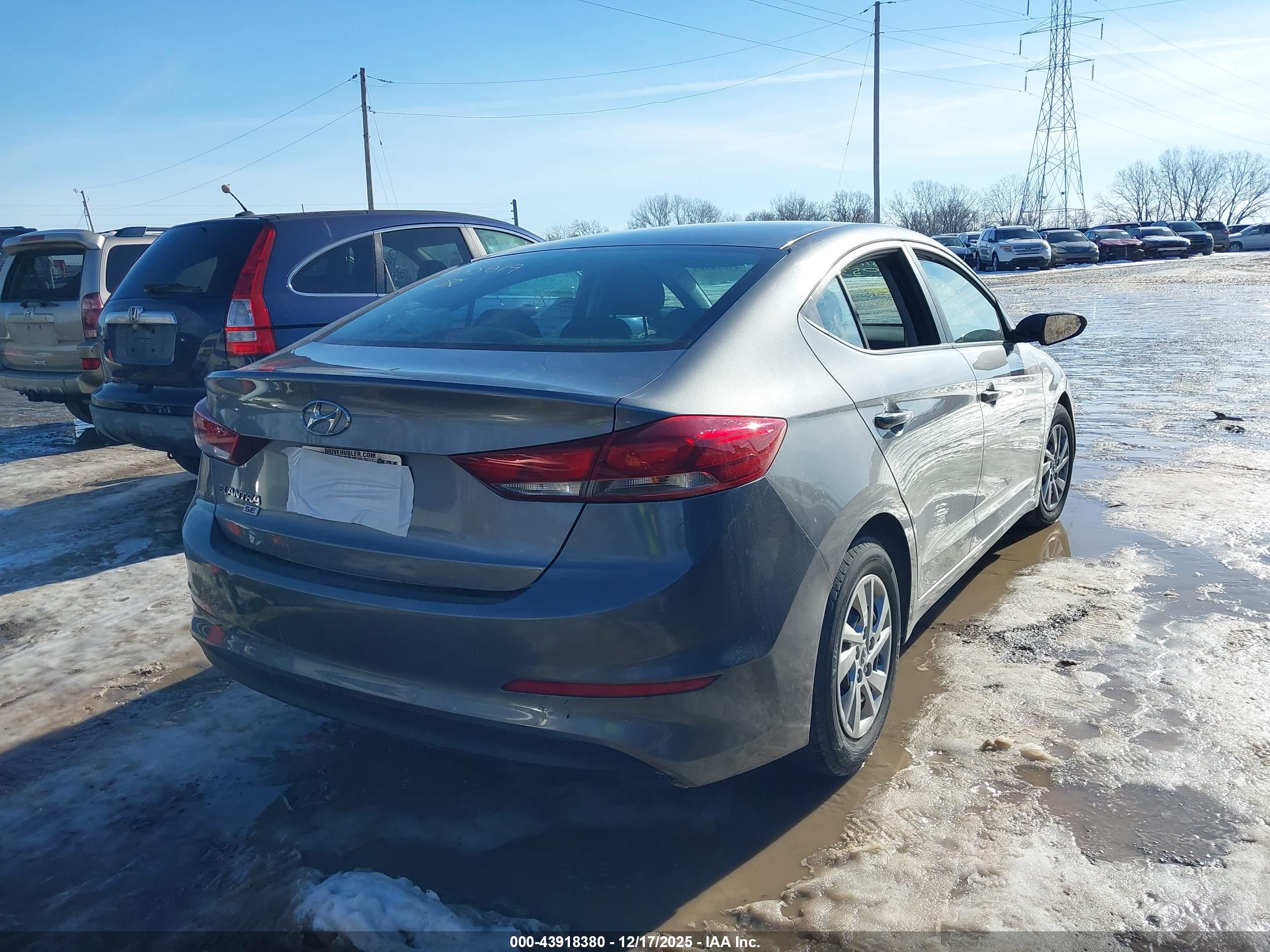 HYUNDAI ELANTRA image 4