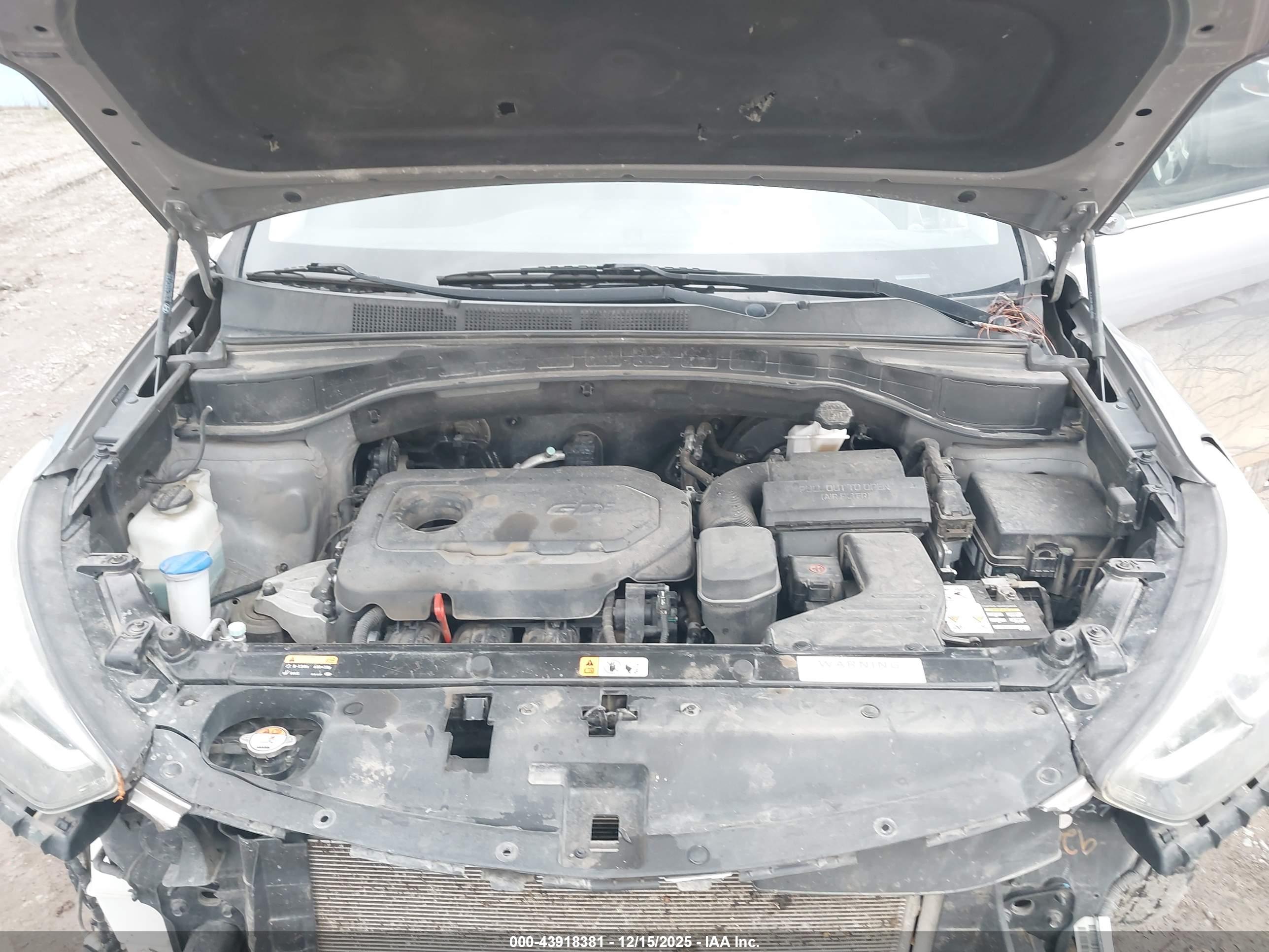 HYUNDAI SANTA image 10