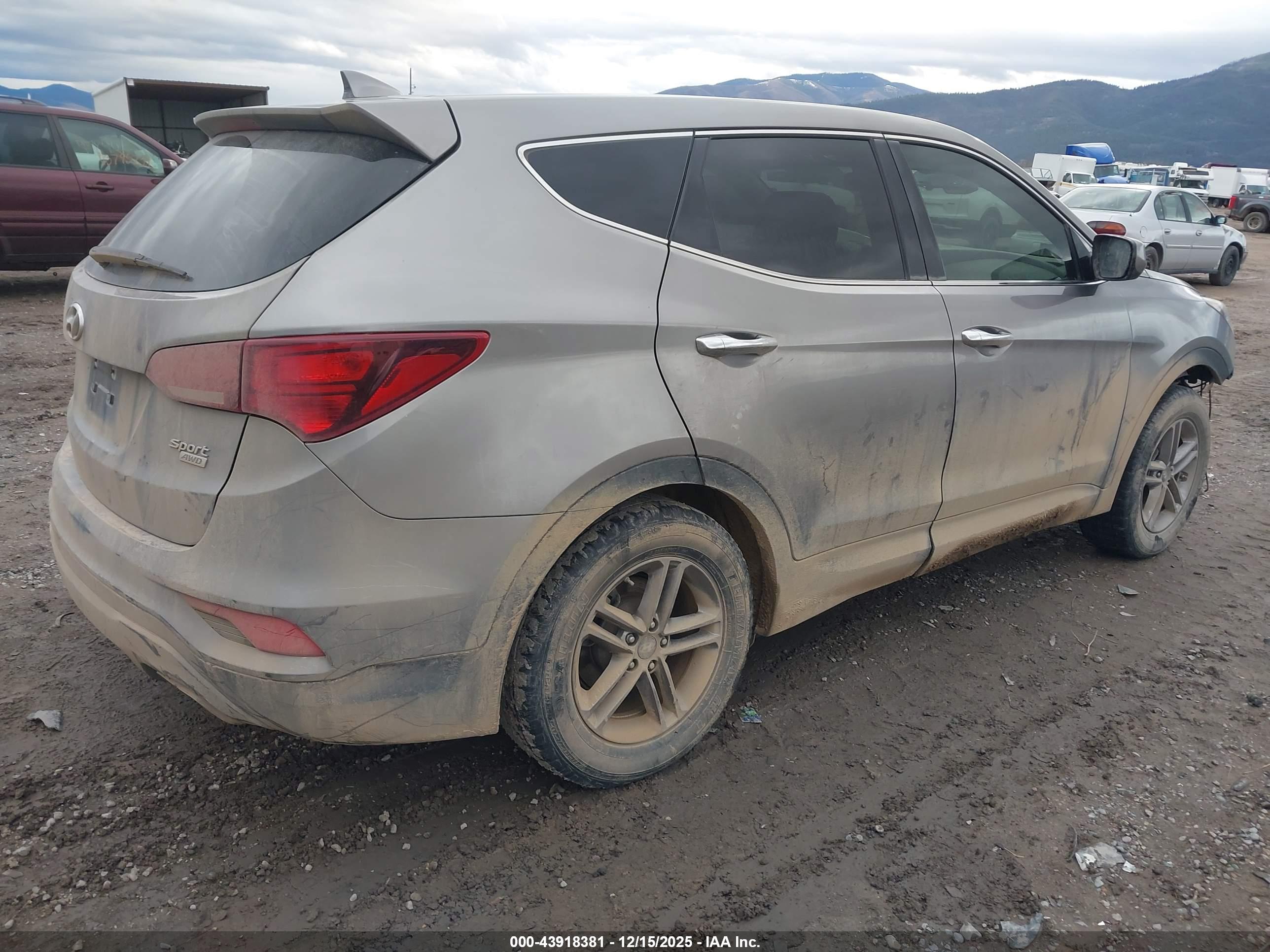 HYUNDAI SANTA image 4