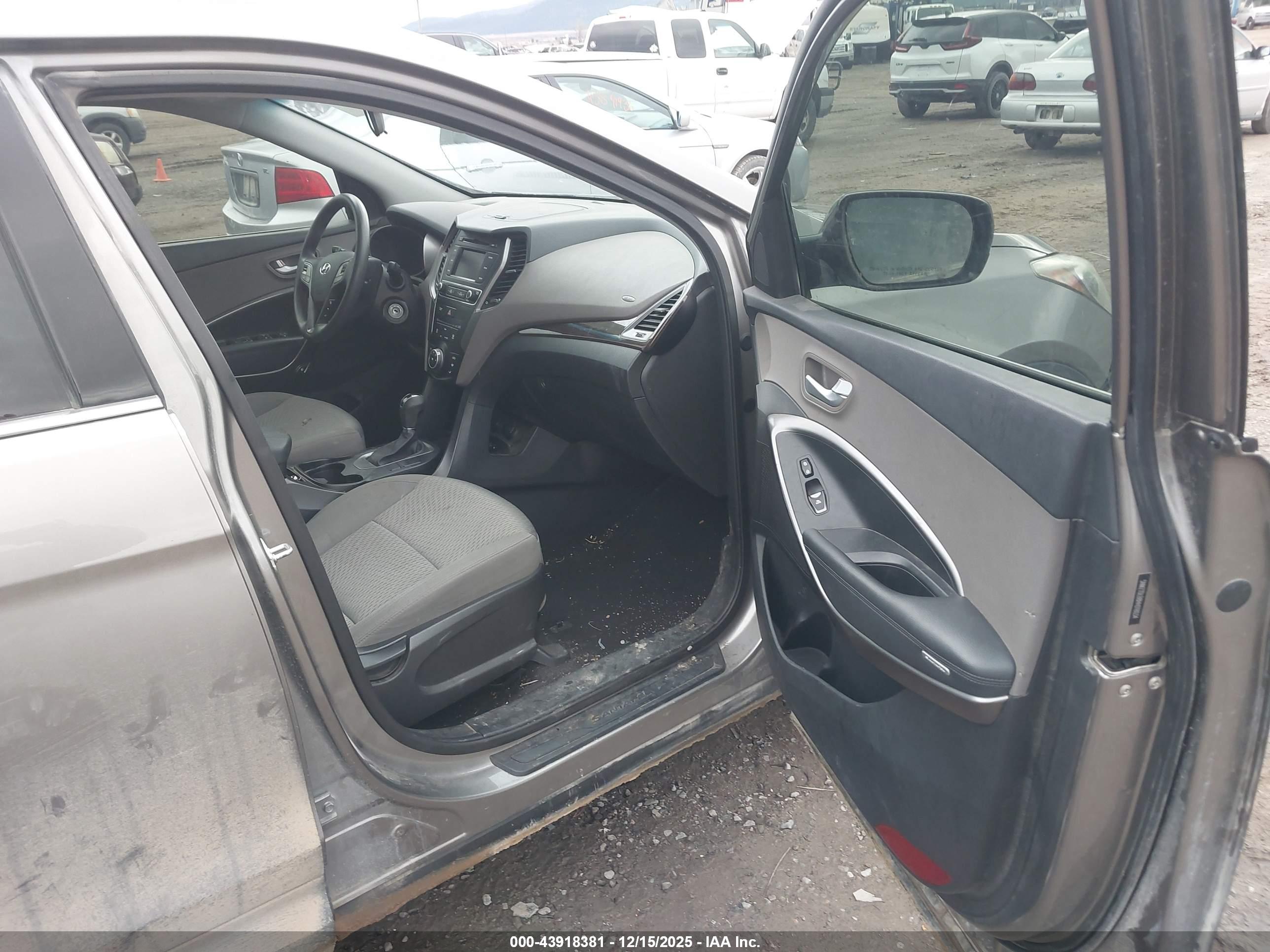 HYUNDAI SANTA image 5