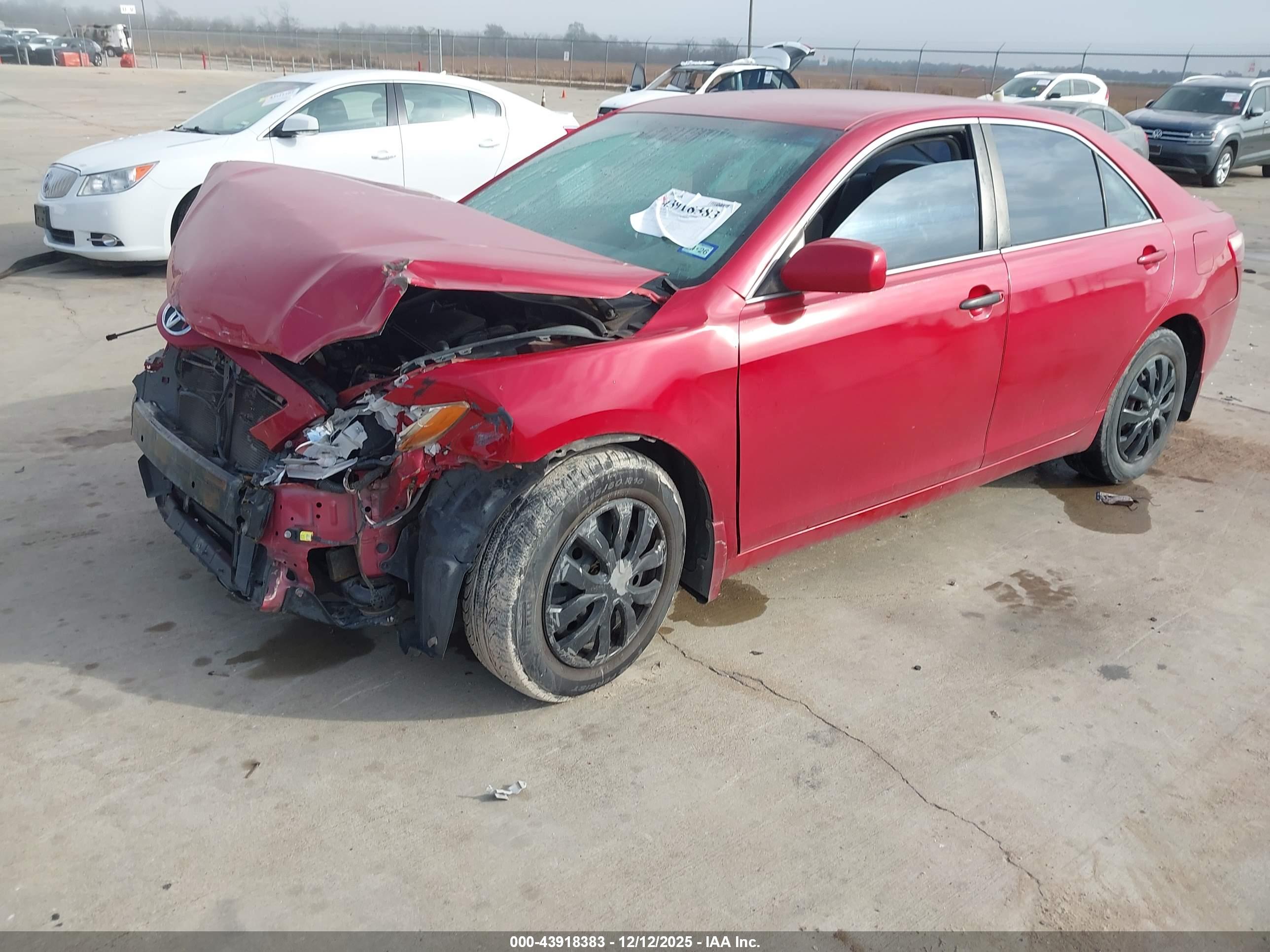 TOYOTA CAMRY image 2