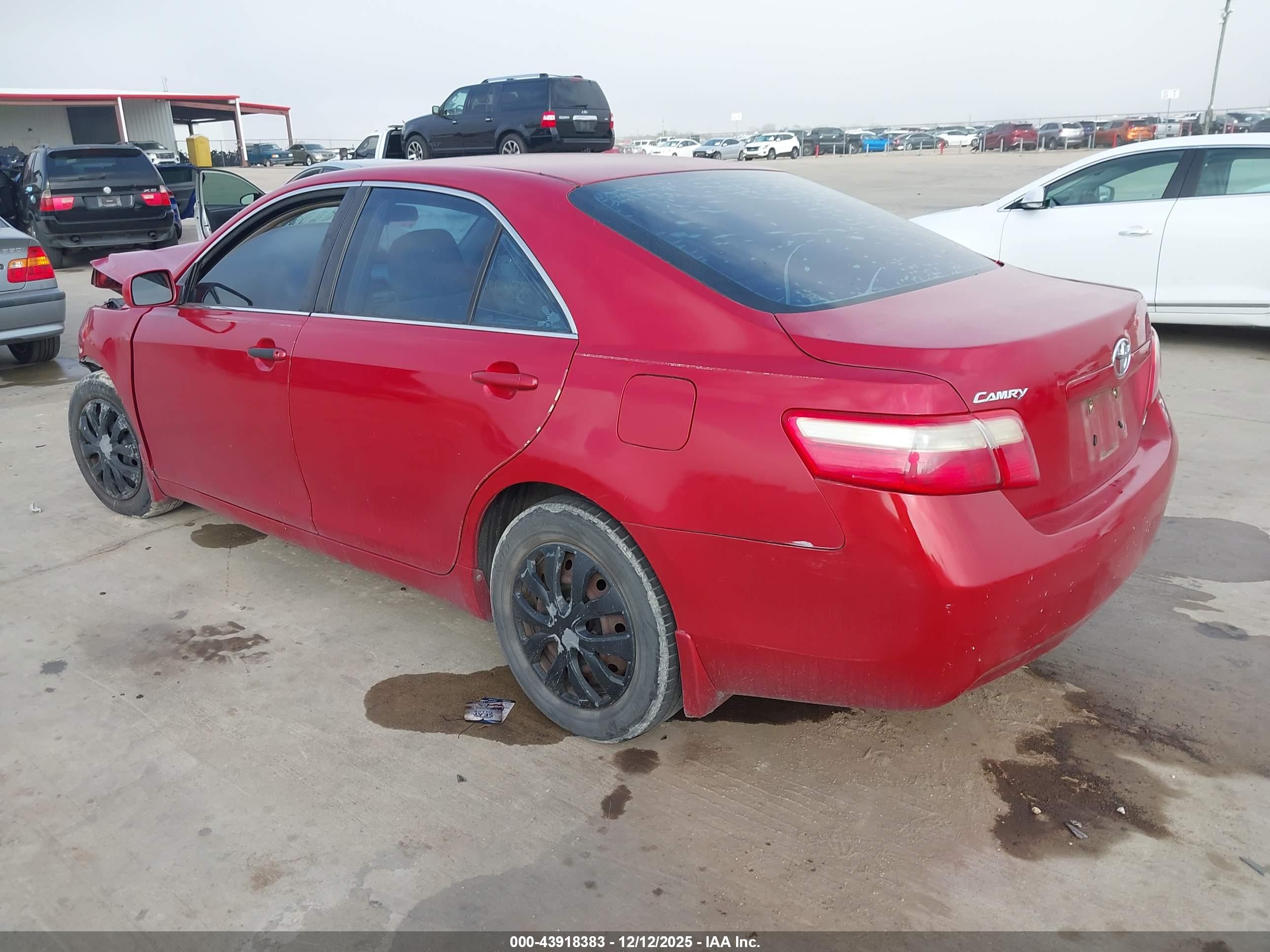 TOYOTA CAMRY image 3