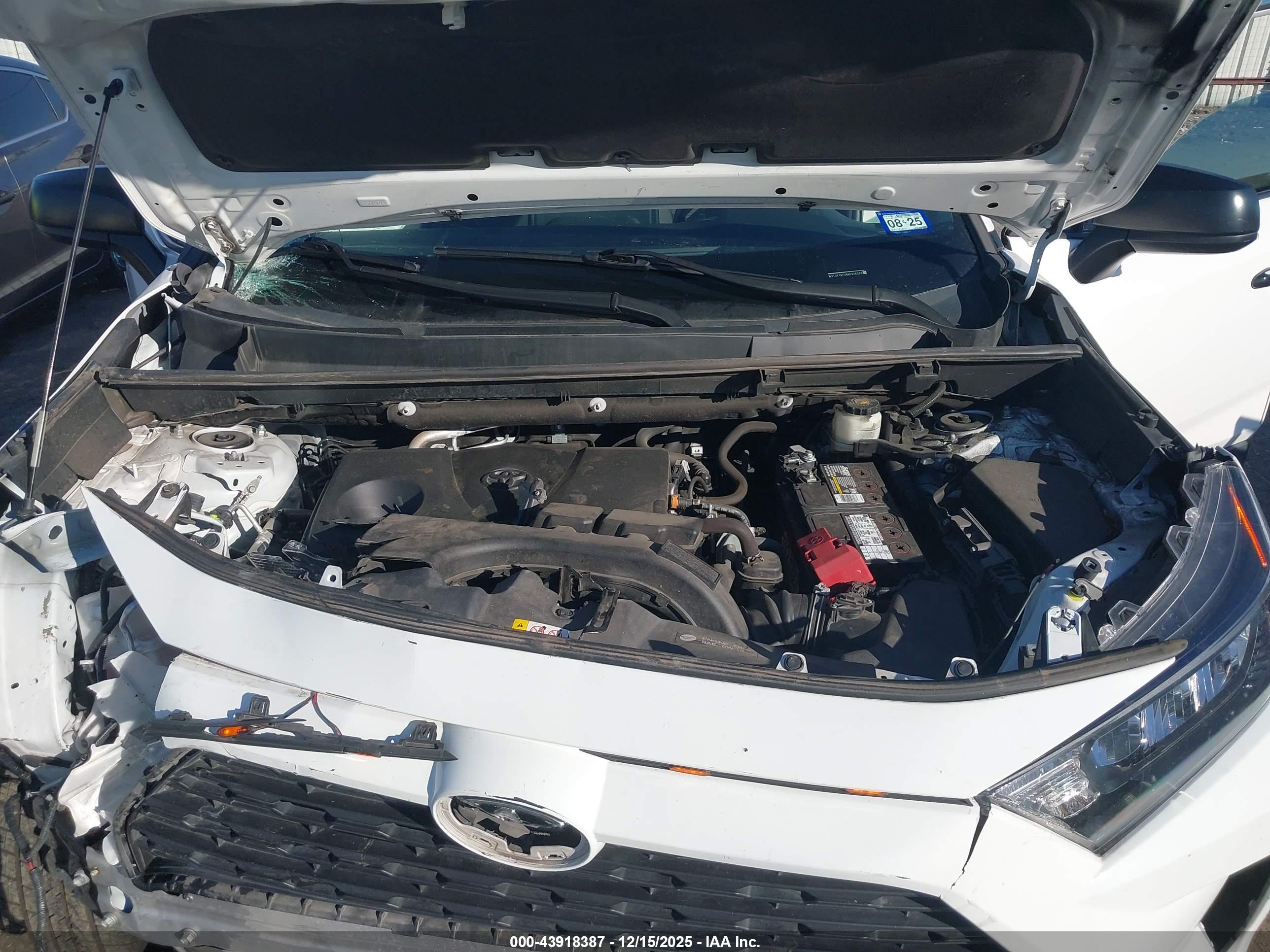TOYOTA RAV4 image 10