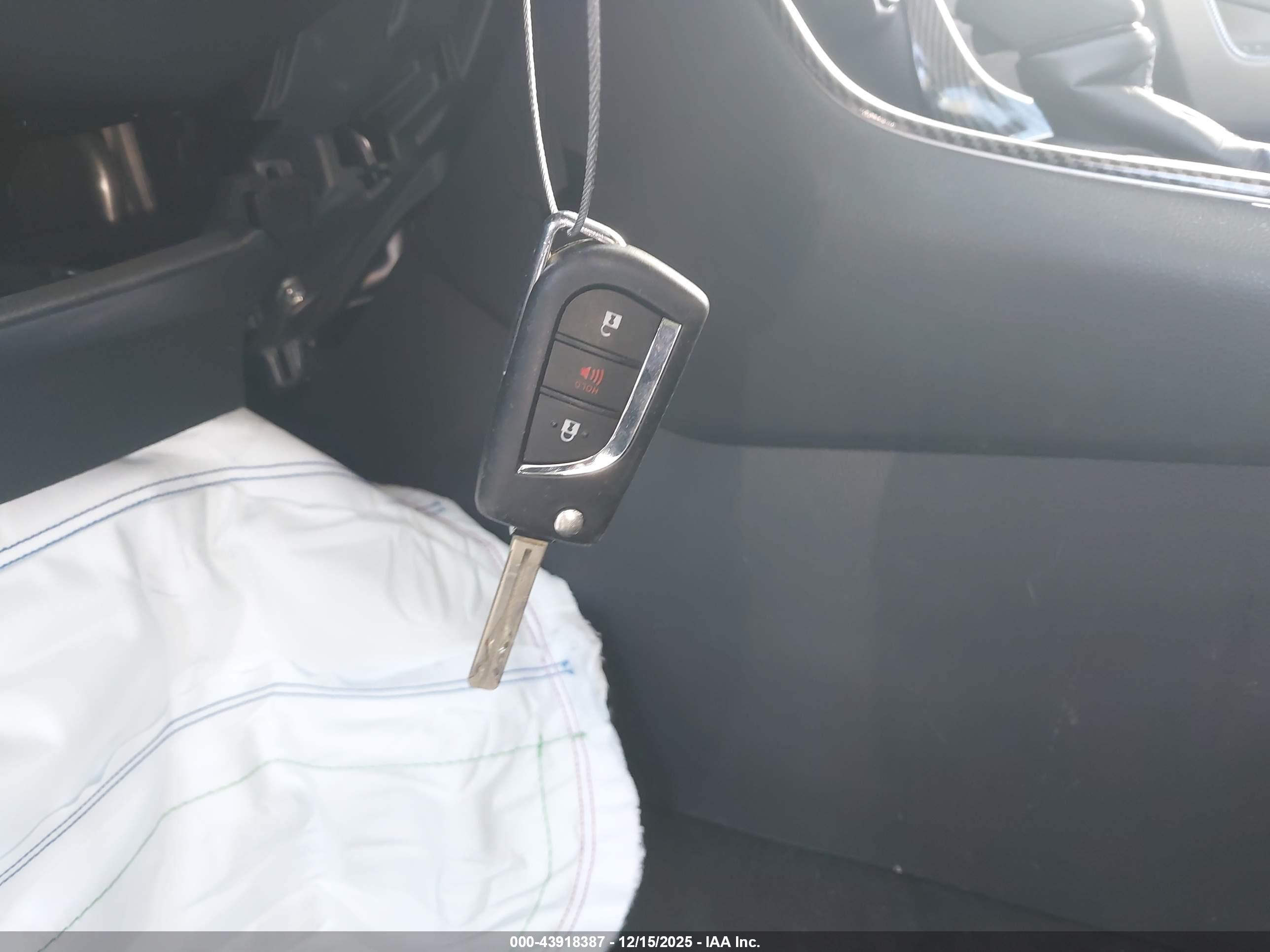 TOYOTA RAV4 image 11