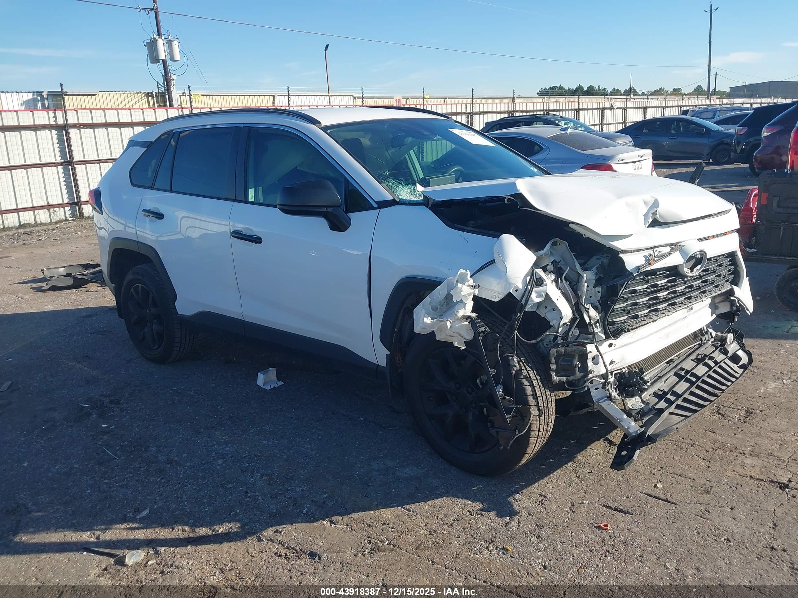 TOYOTA RAV4 image 6