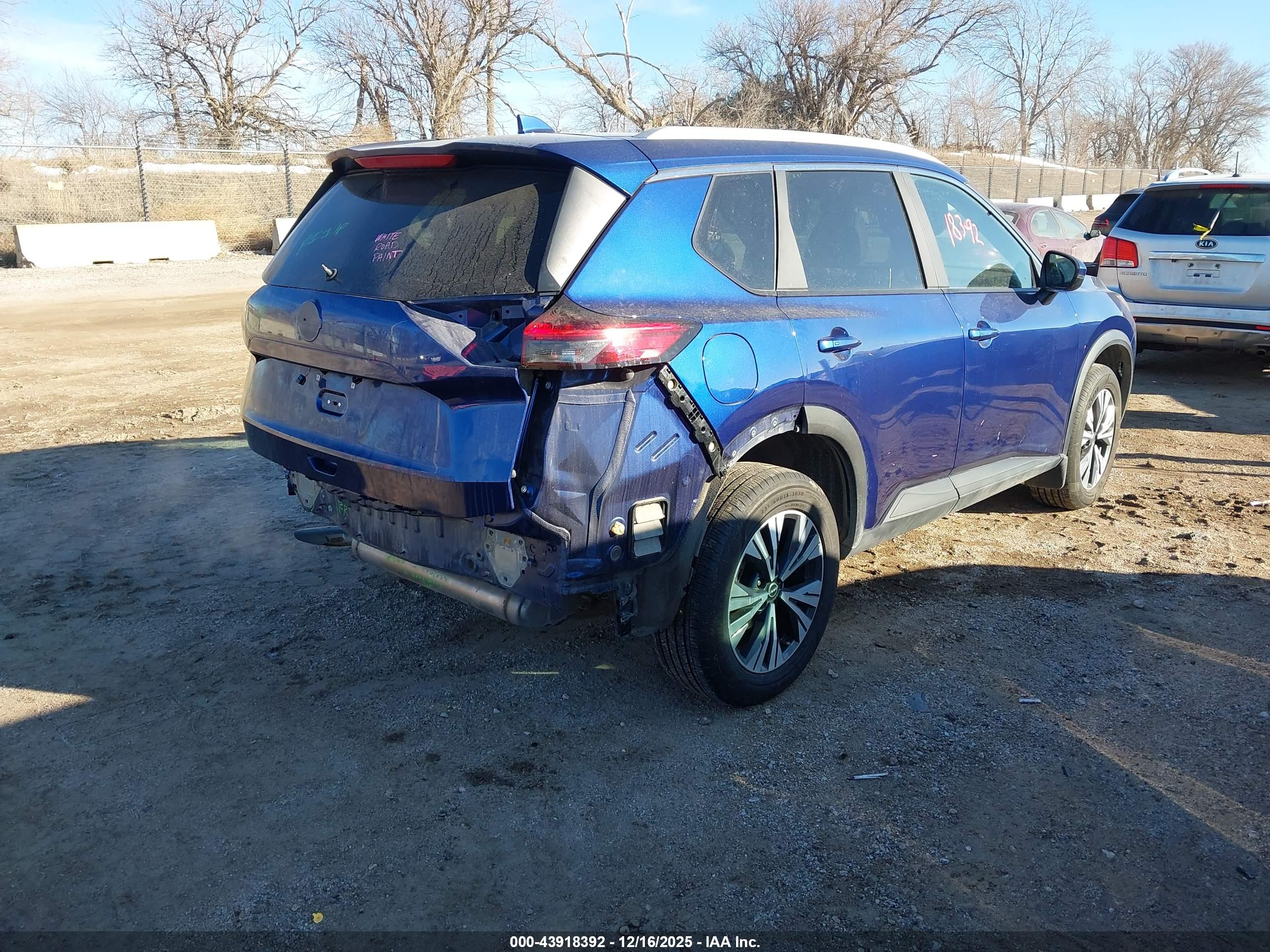 NISSAN ROGUE image 4