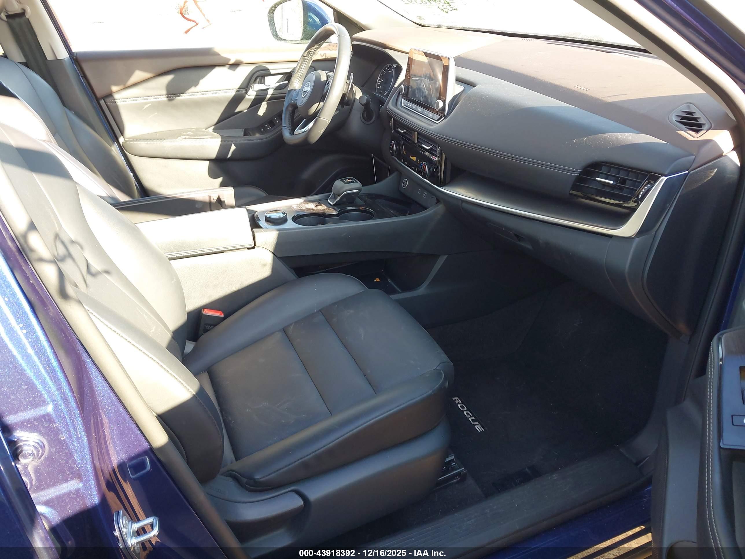 NISSAN ROGUE image 5