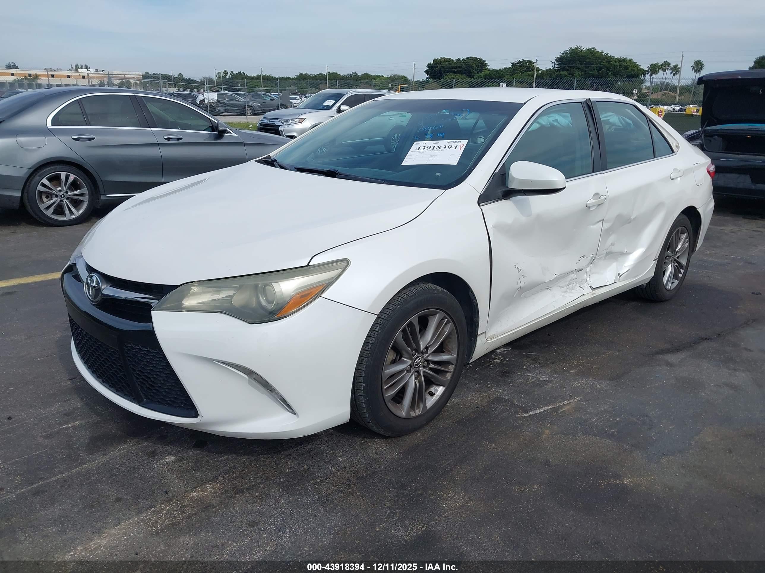 TOYOTA CAMRY image 2