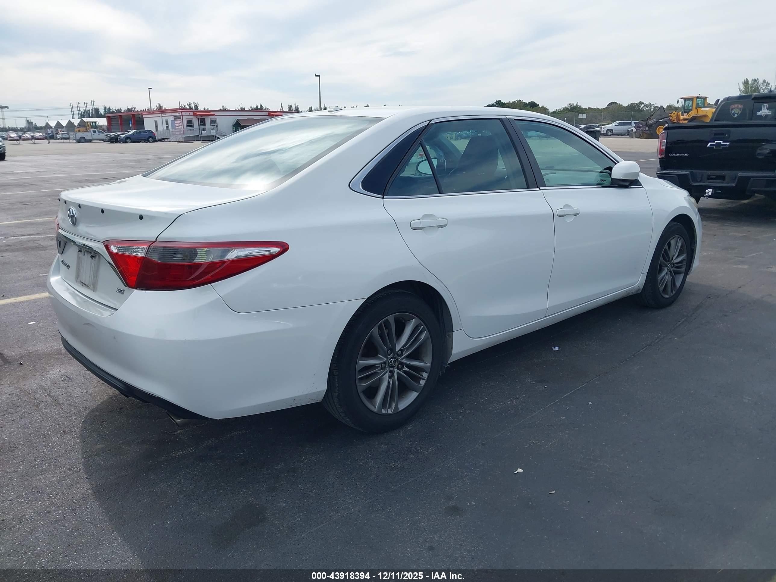 TOYOTA CAMRY image 4