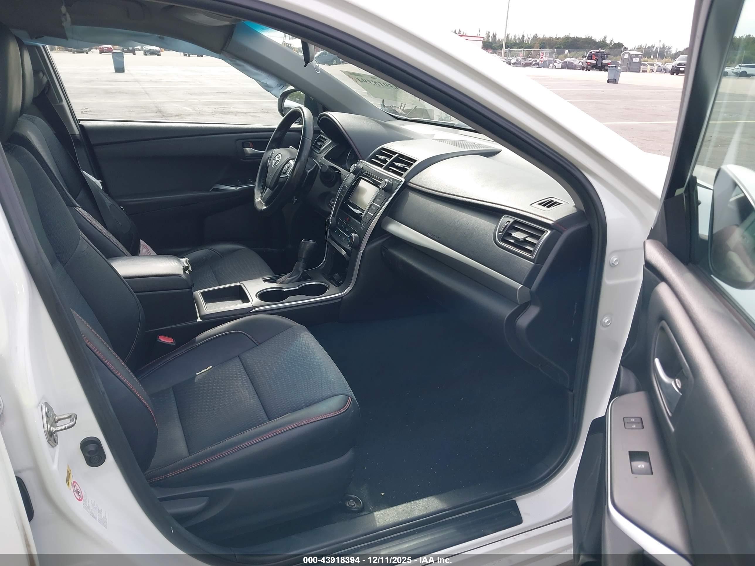 TOYOTA CAMRY image 5