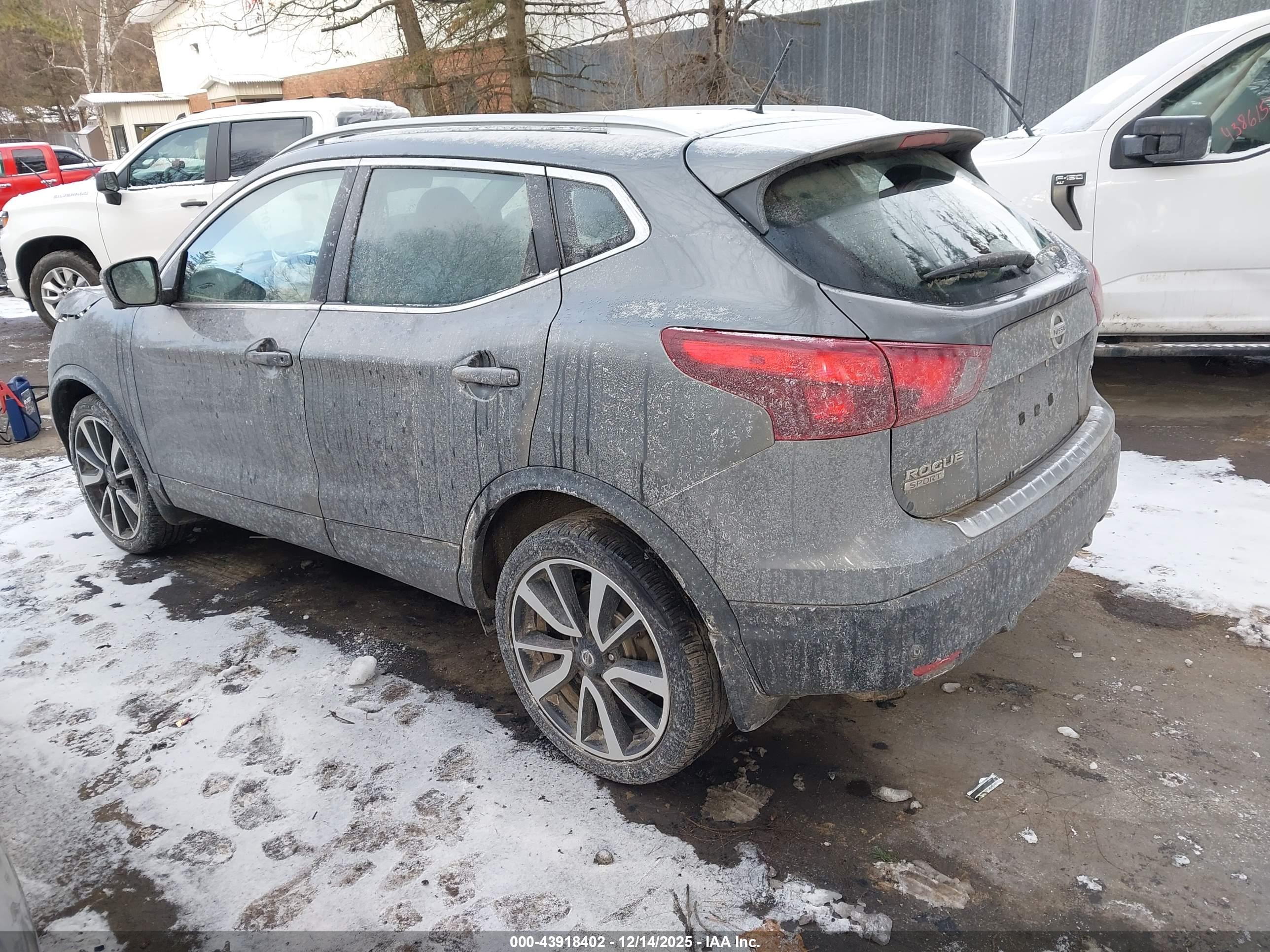 NISSAN ROGUE image 3