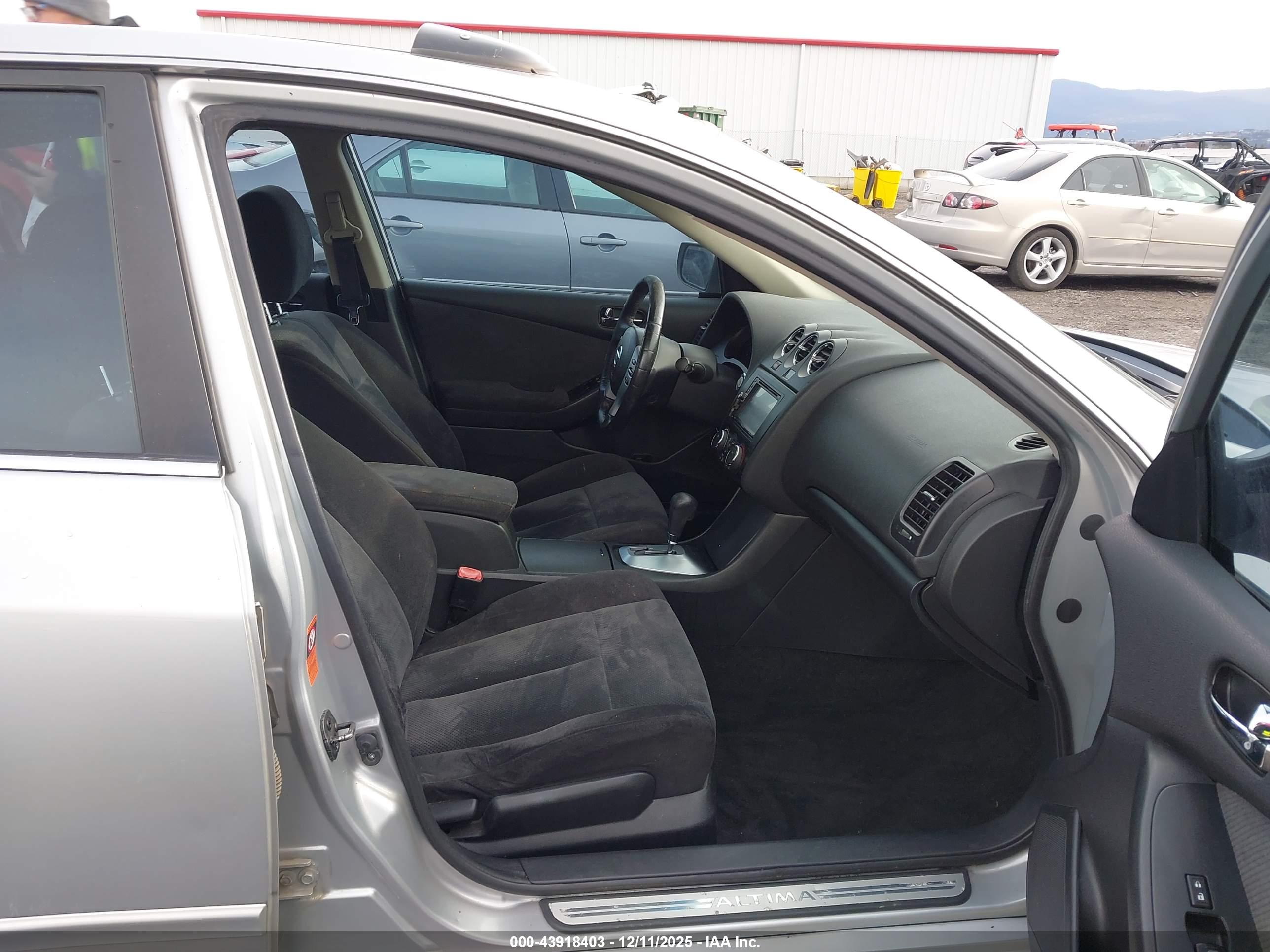 NISSAN ALTIMA image 5