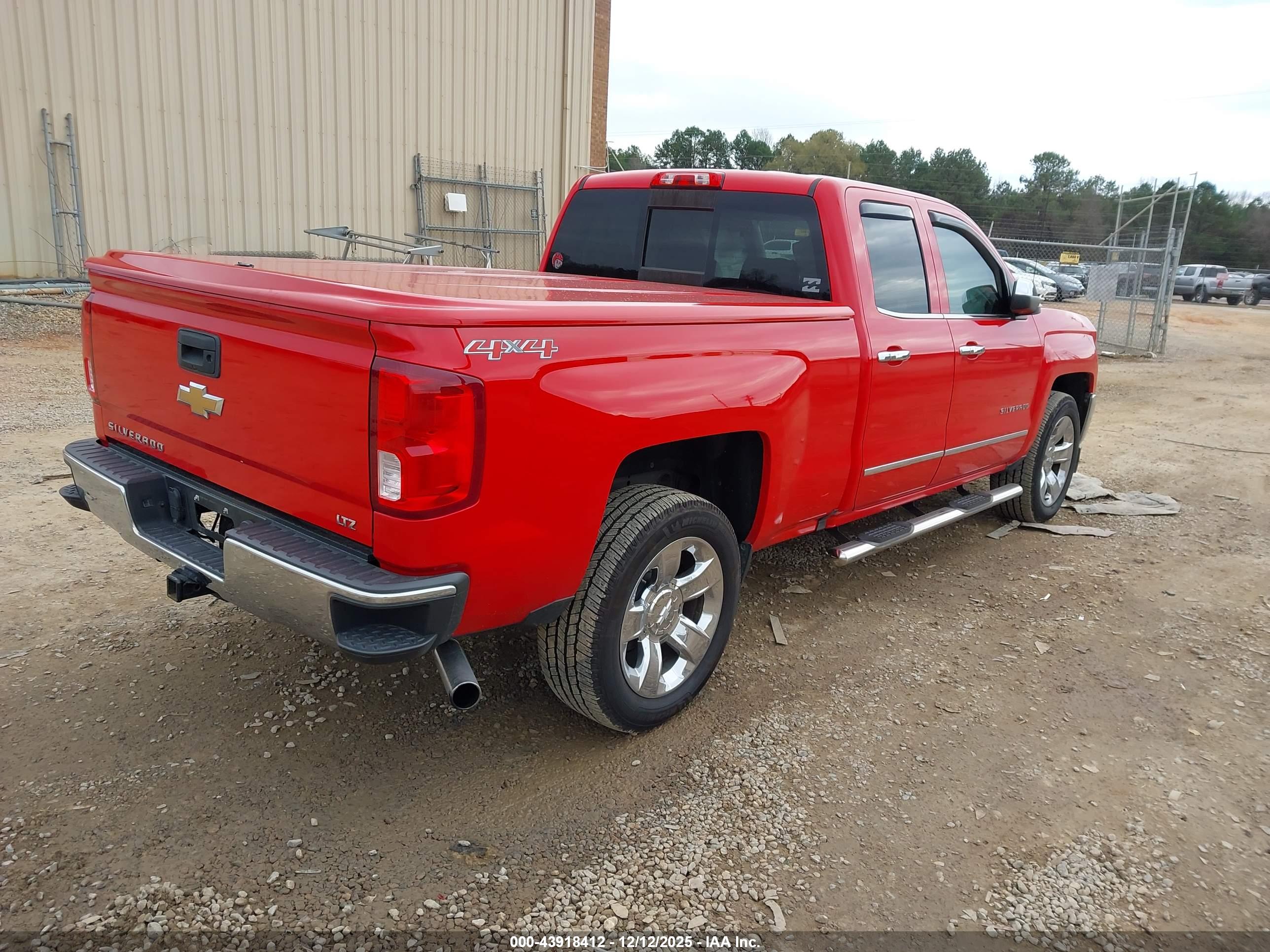 CHEVROLET SILVERADO image 4