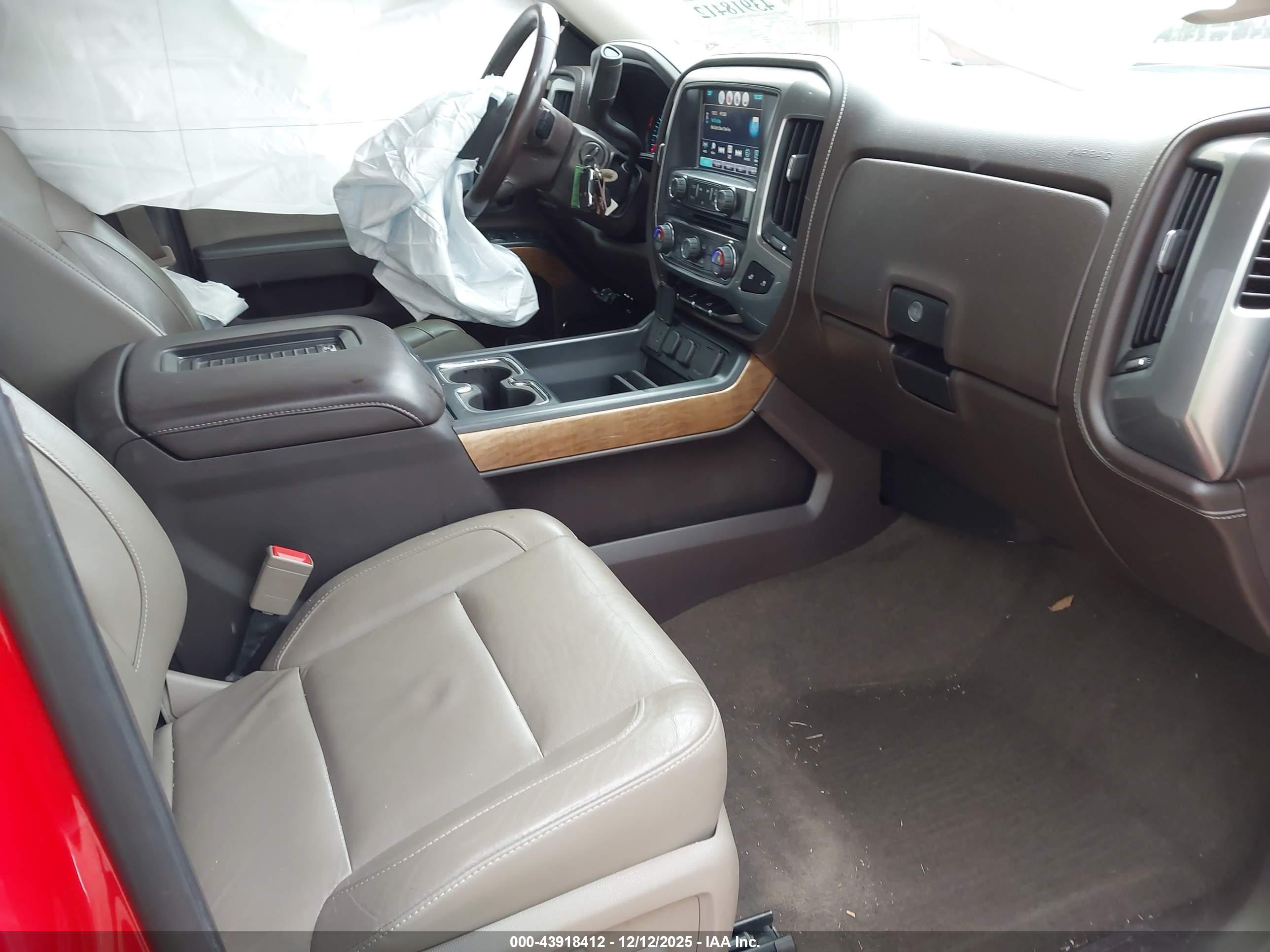 CHEVROLET SILVERADO image 5