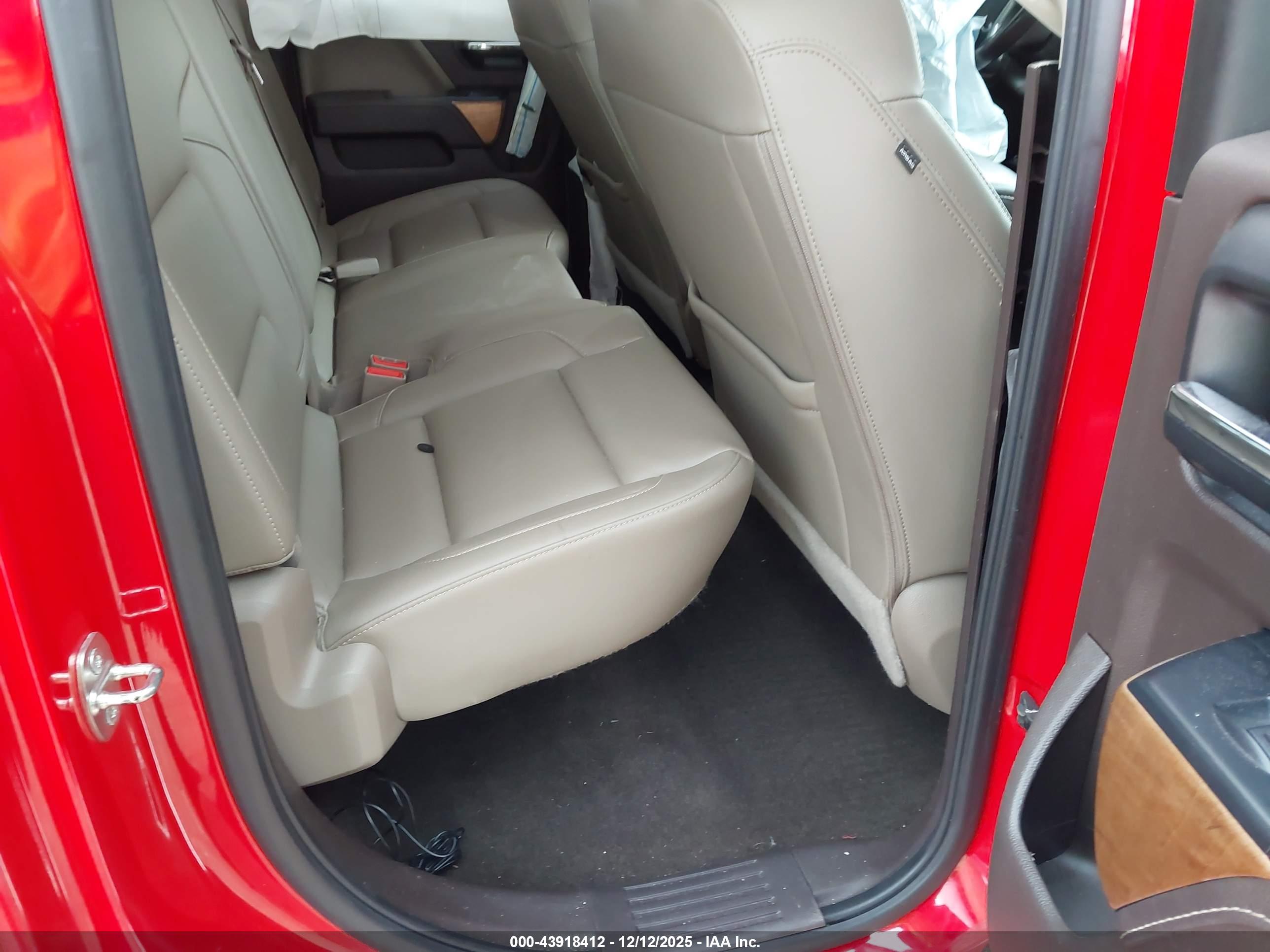 CHEVROLET SILVERADO image 8