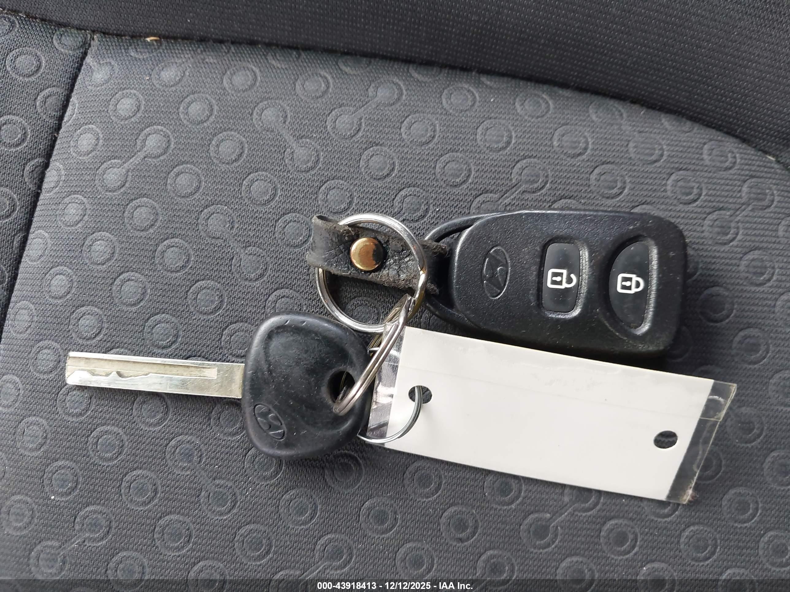 HYUNDAI ACCENT image 11