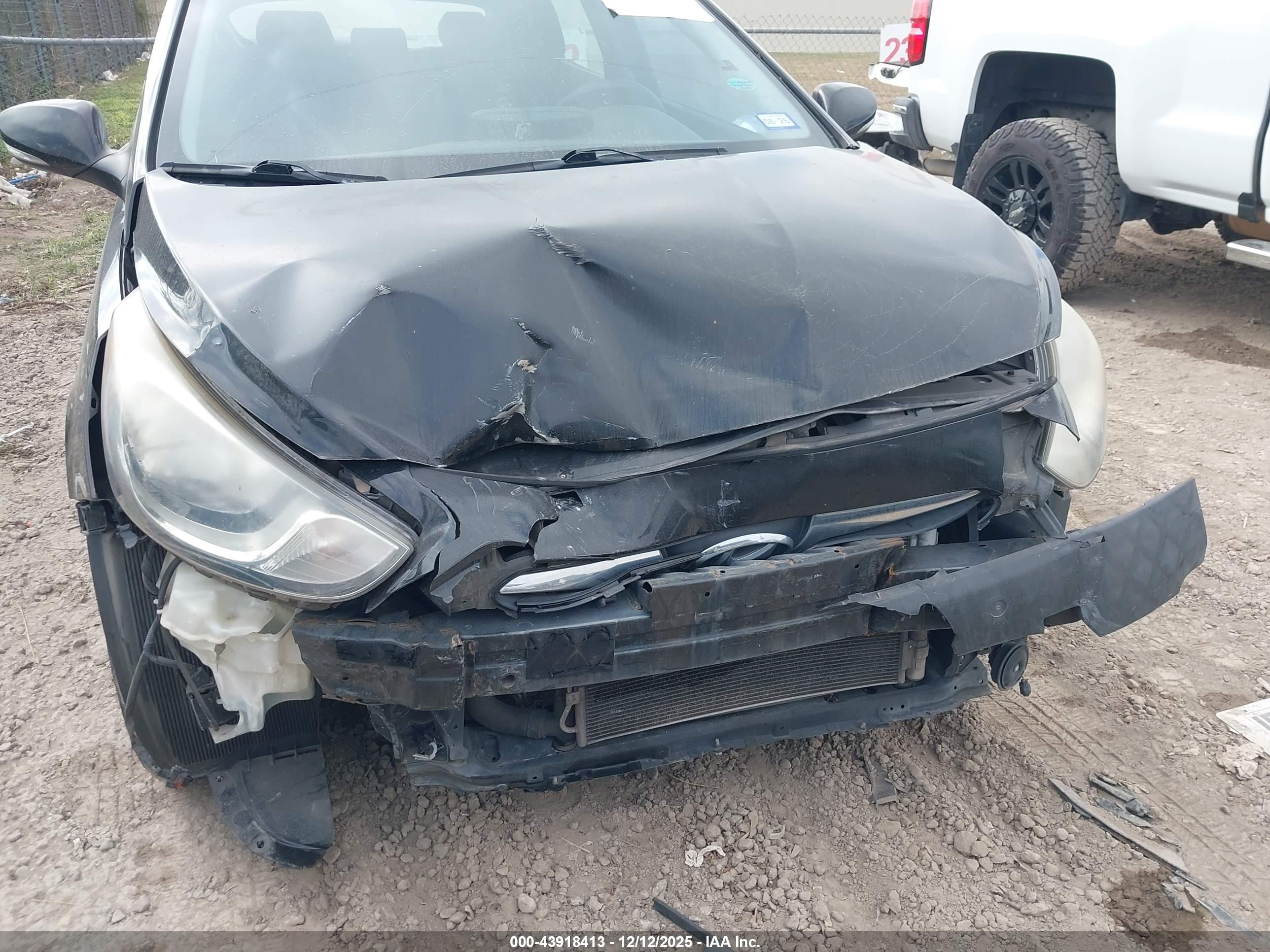 HYUNDAI ACCENT image 6