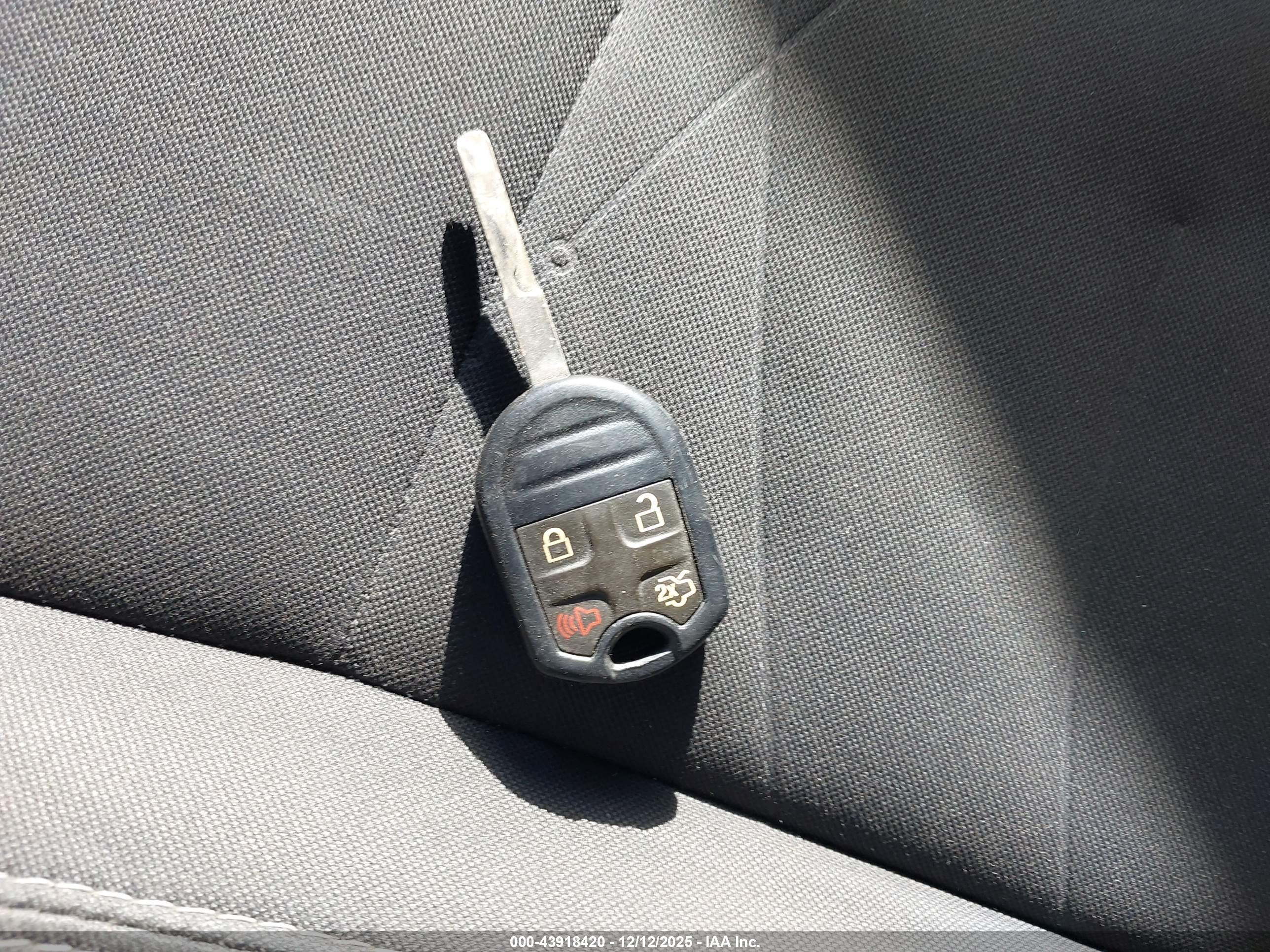 FORD FIESTA image 11