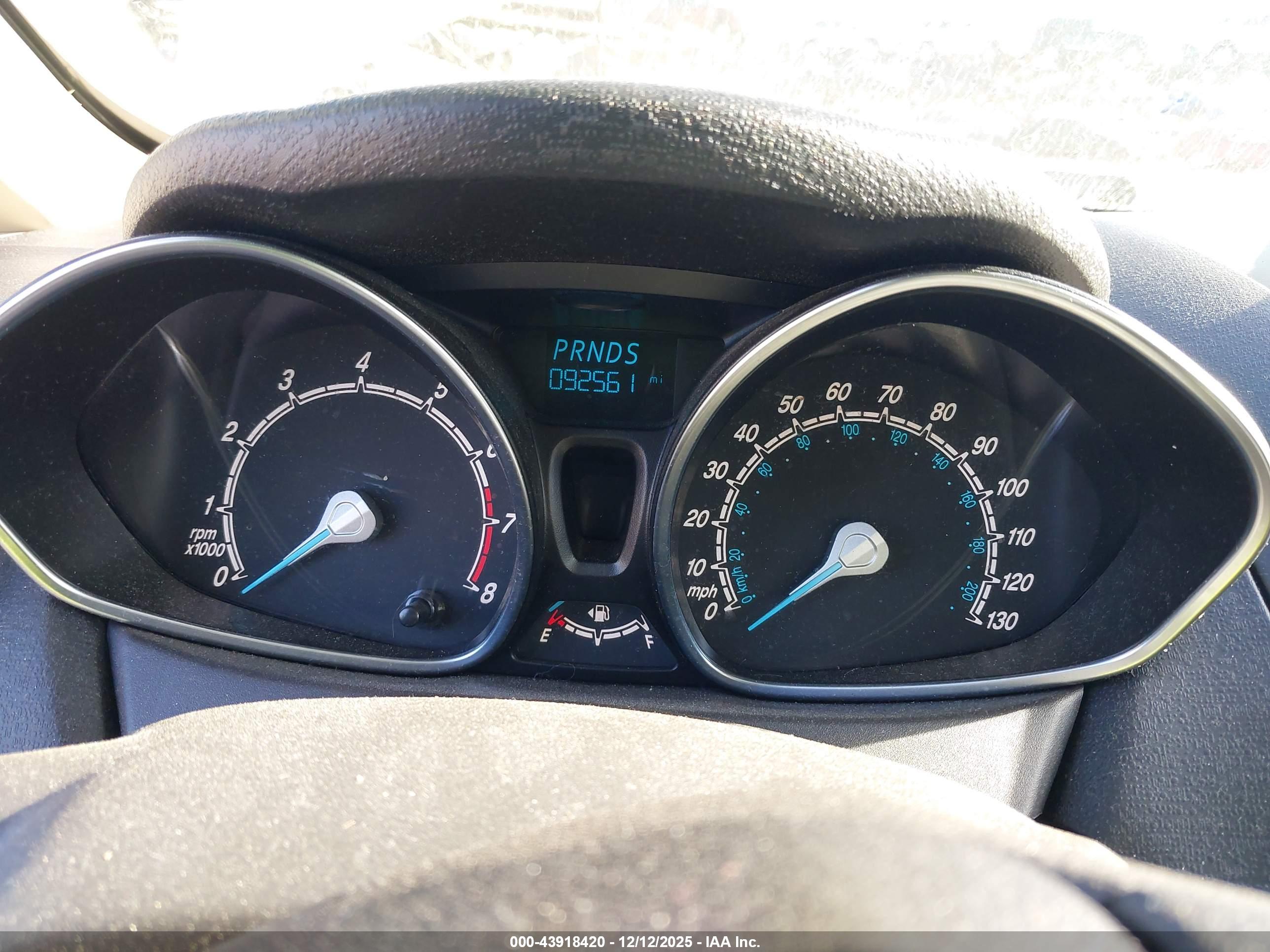 FORD FIESTA image 7
