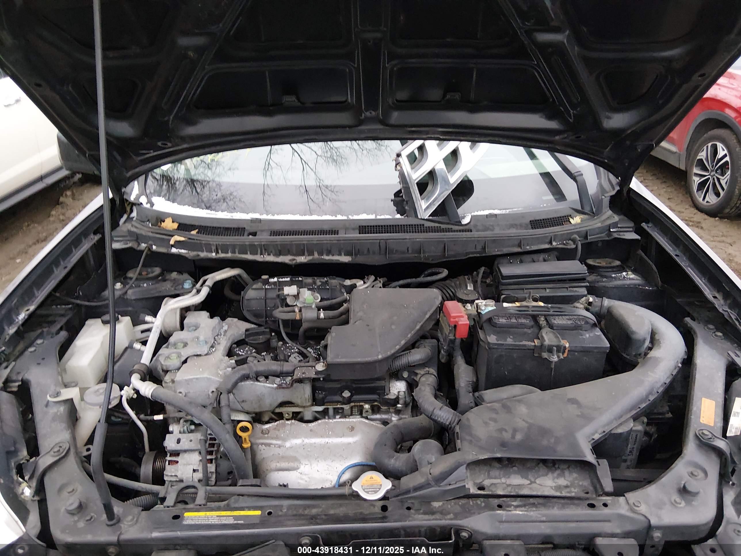 NISSAN ROGUE image 10