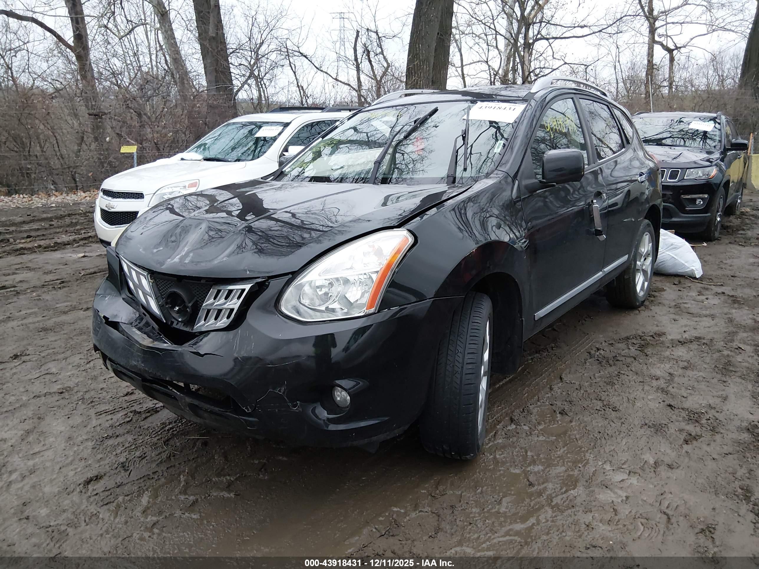 NISSAN ROGUE image 2