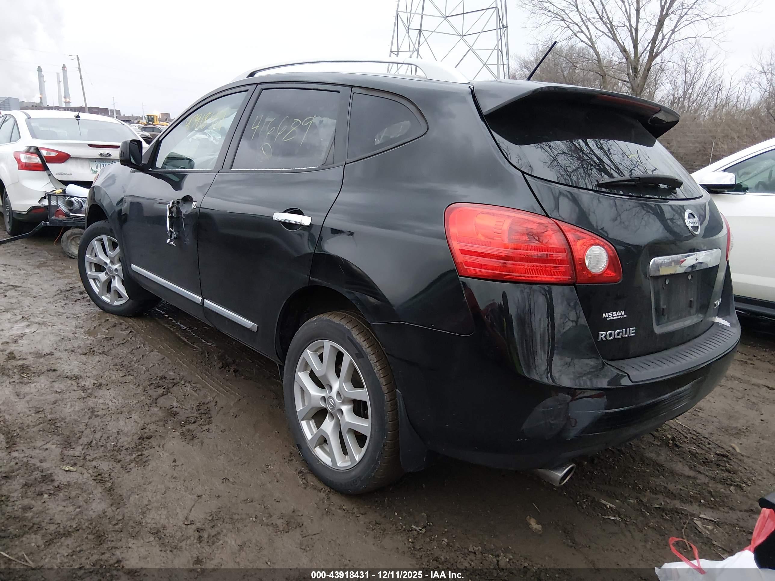 NISSAN ROGUE image 3