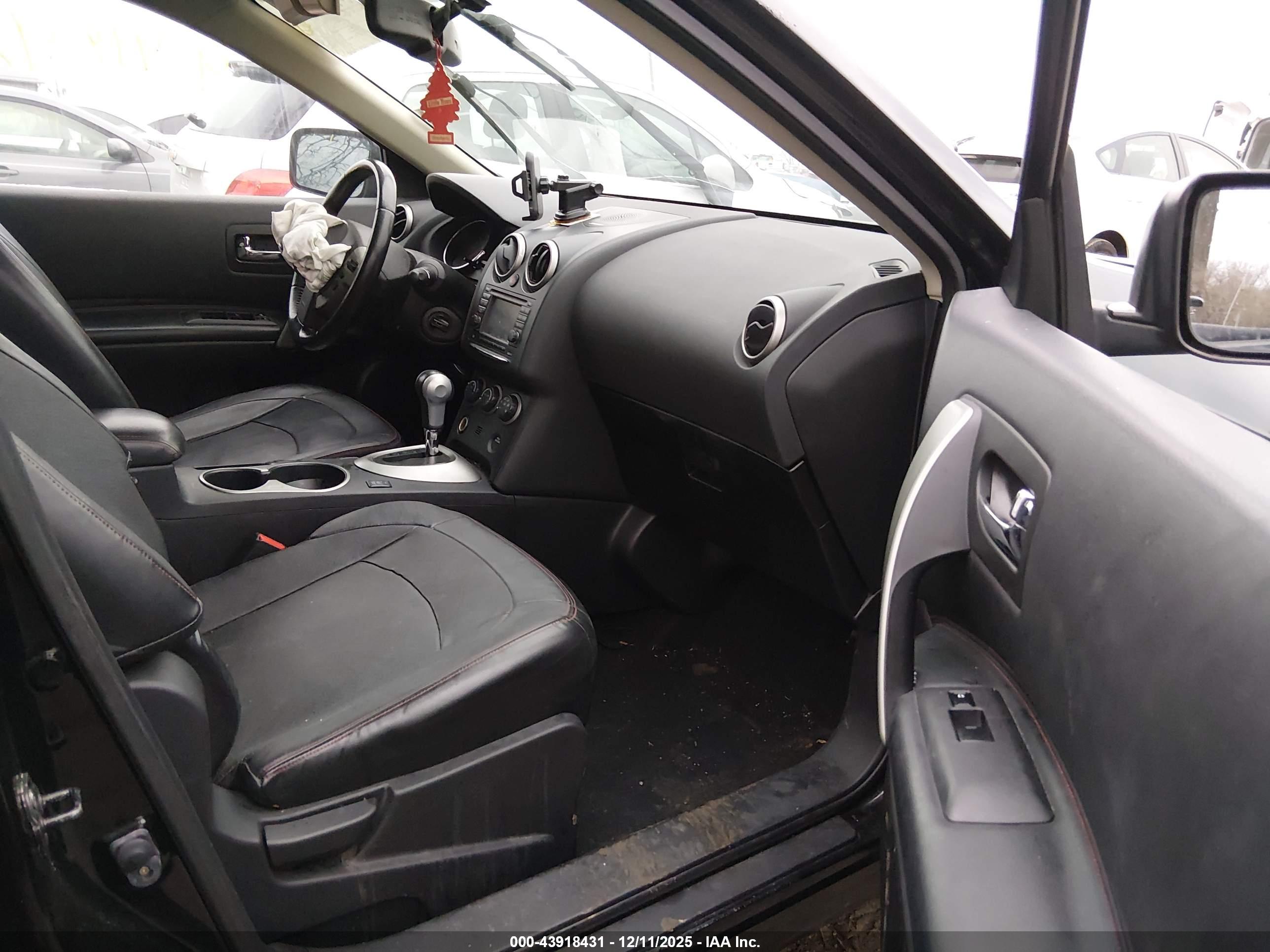 NISSAN ROGUE image 5