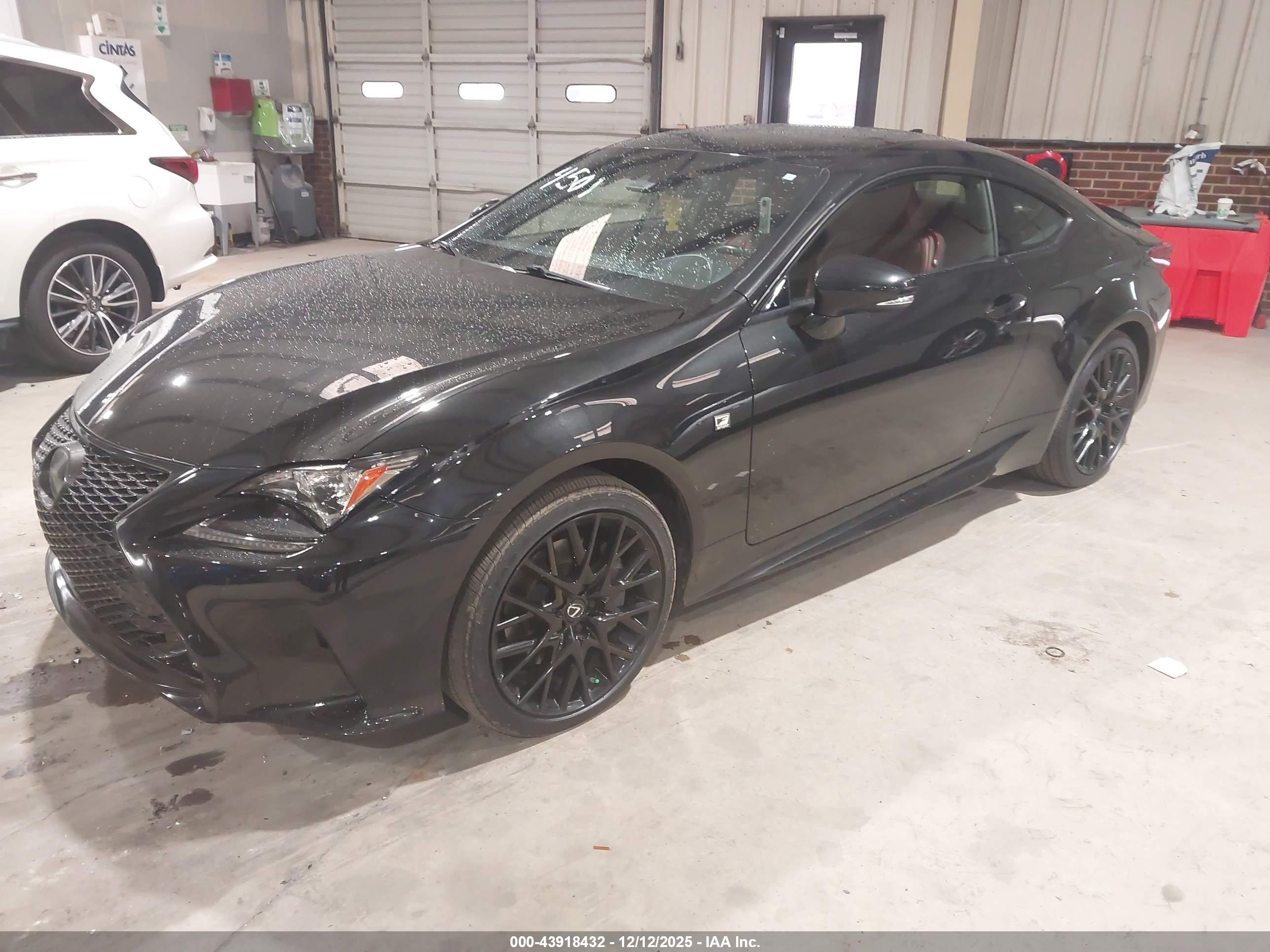 LEXUS RC image 2