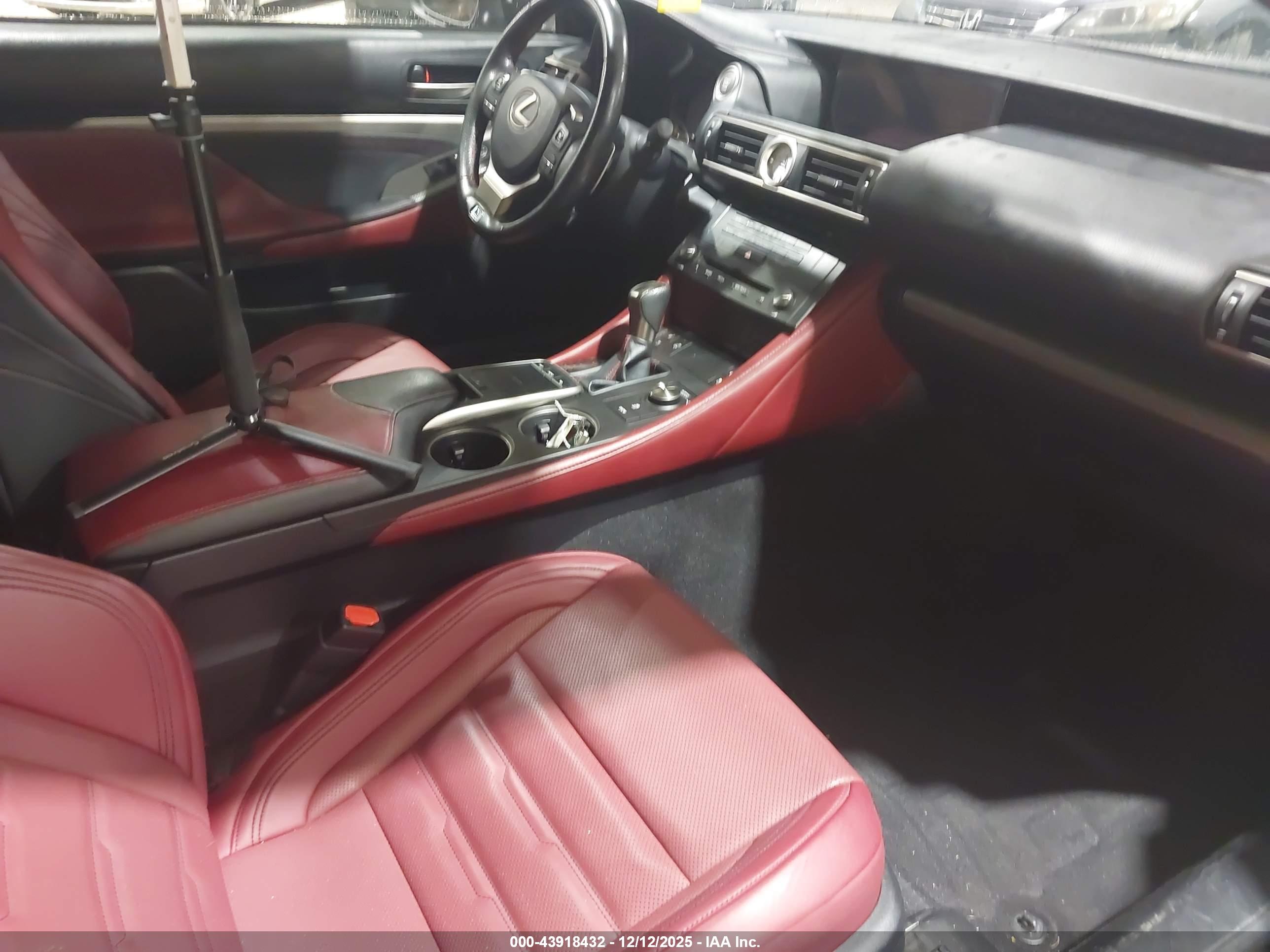 LEXUS RC image 5