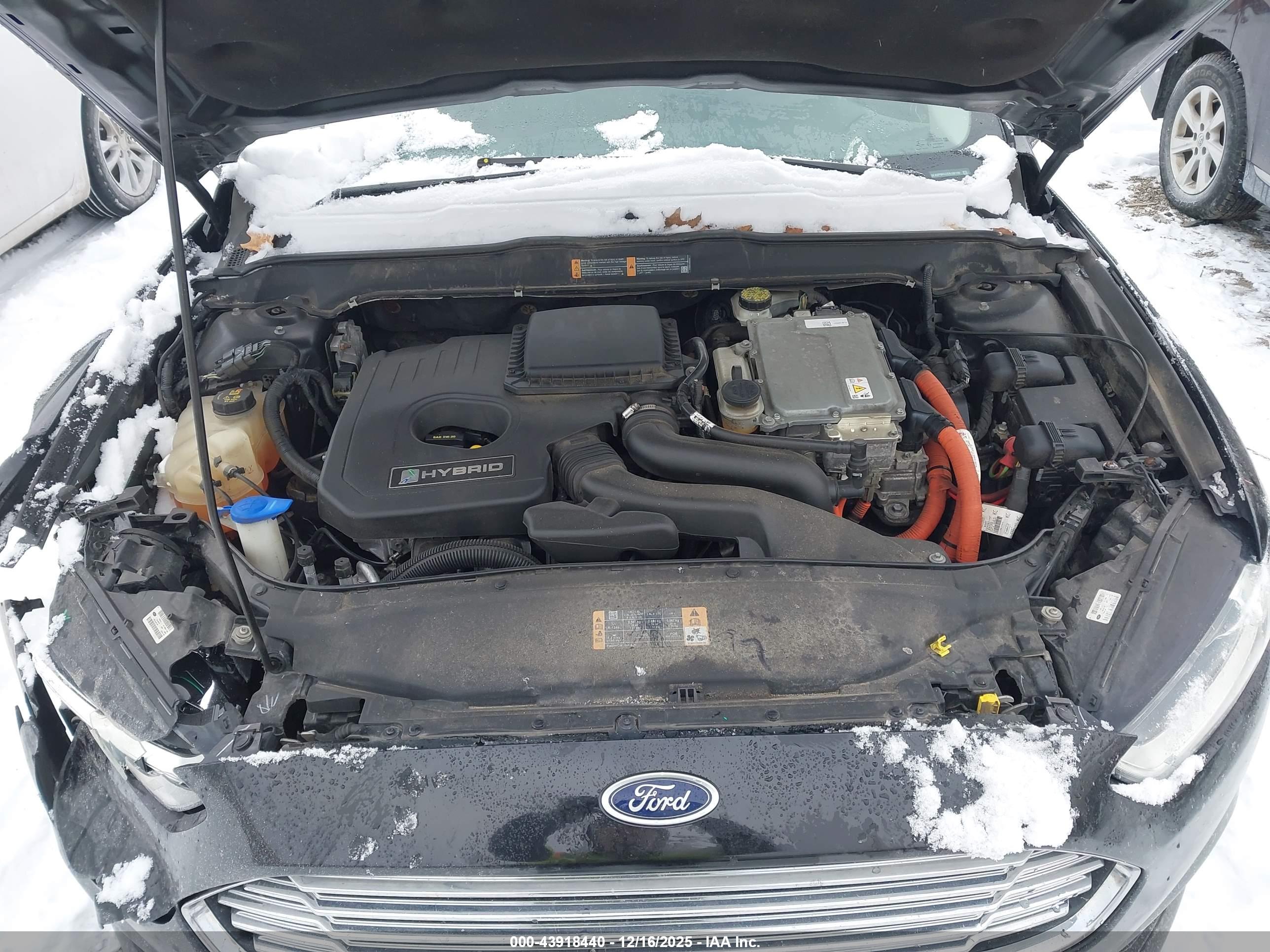 FORD FUSION image 10