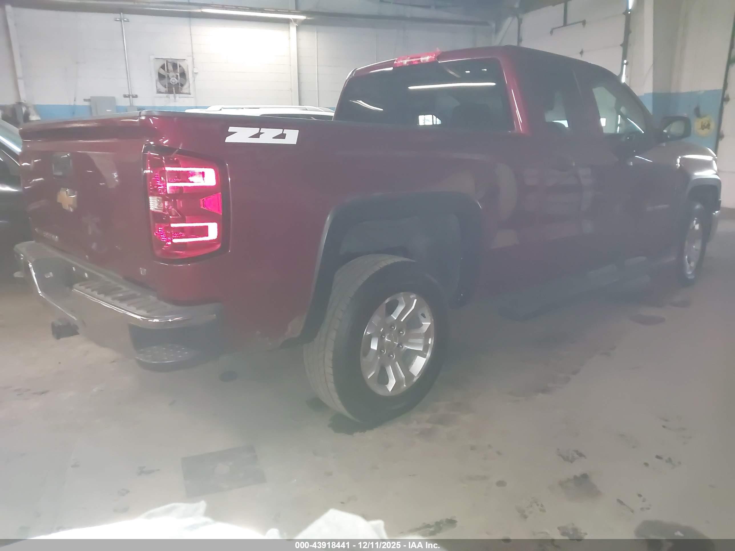 CHEVROLET SILVERADO image 4