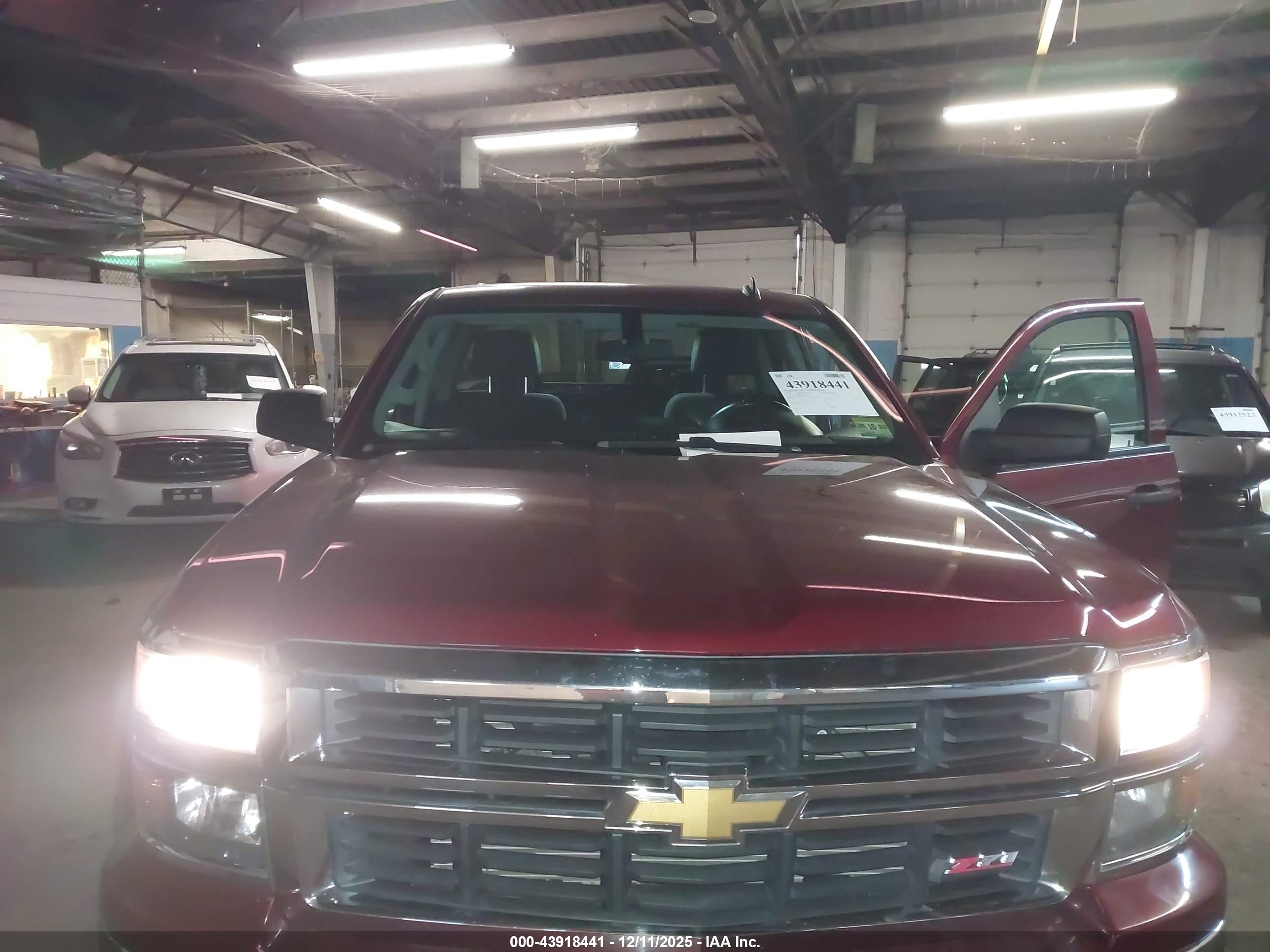CHEVROLET SILVERADO image 6