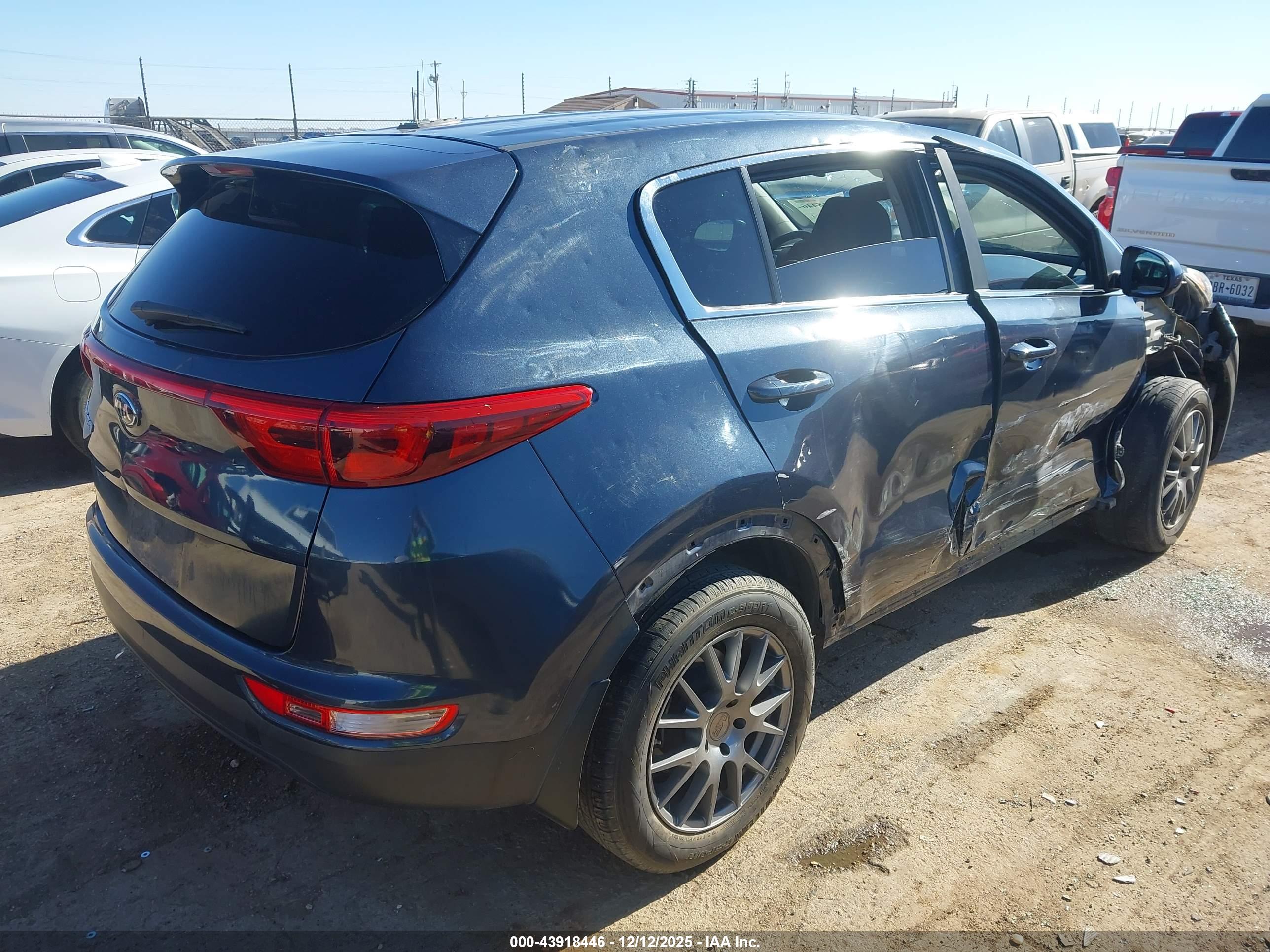 KIA SPORTAGE image 4