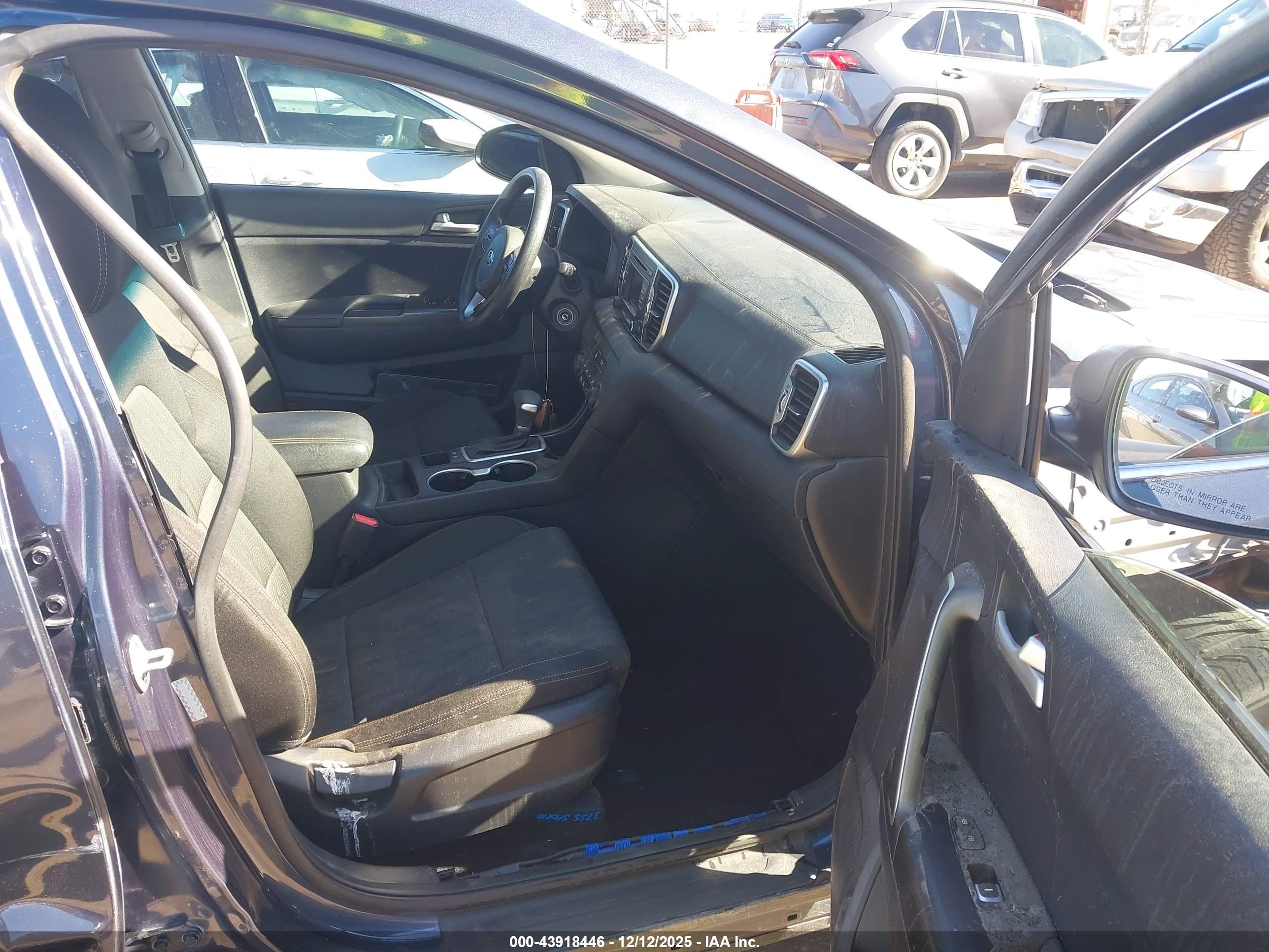 KIA SPORTAGE image 5