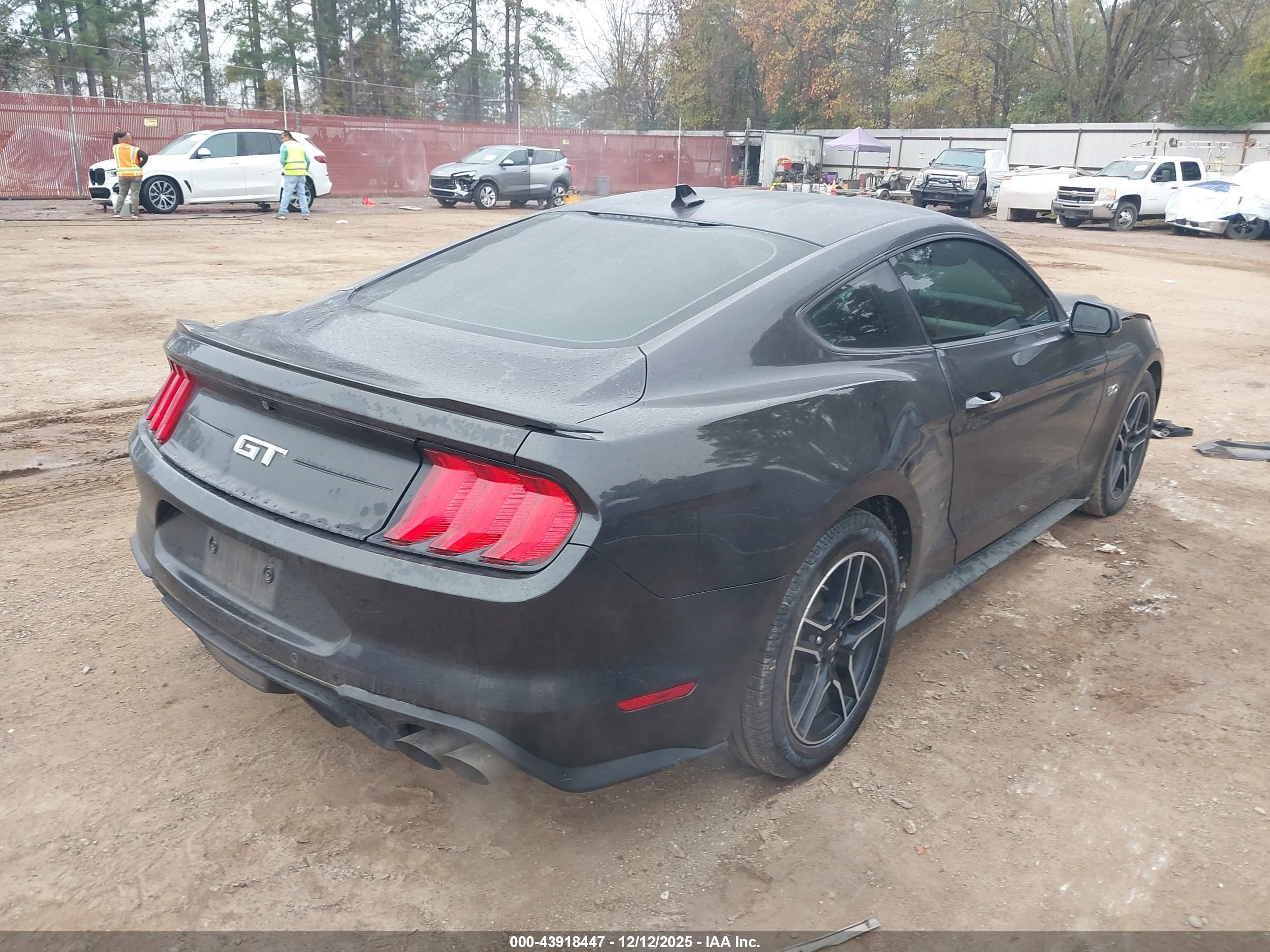 FORD MUSTANG image 4