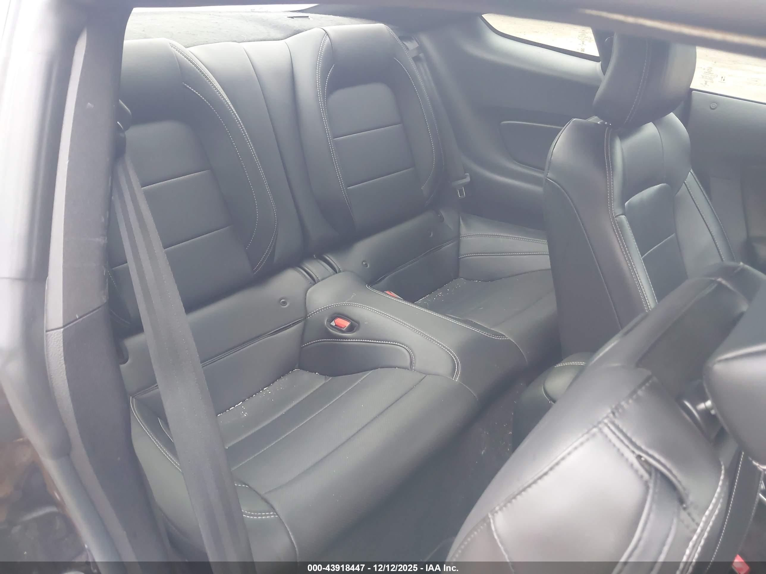 FORD MUSTANG image 8