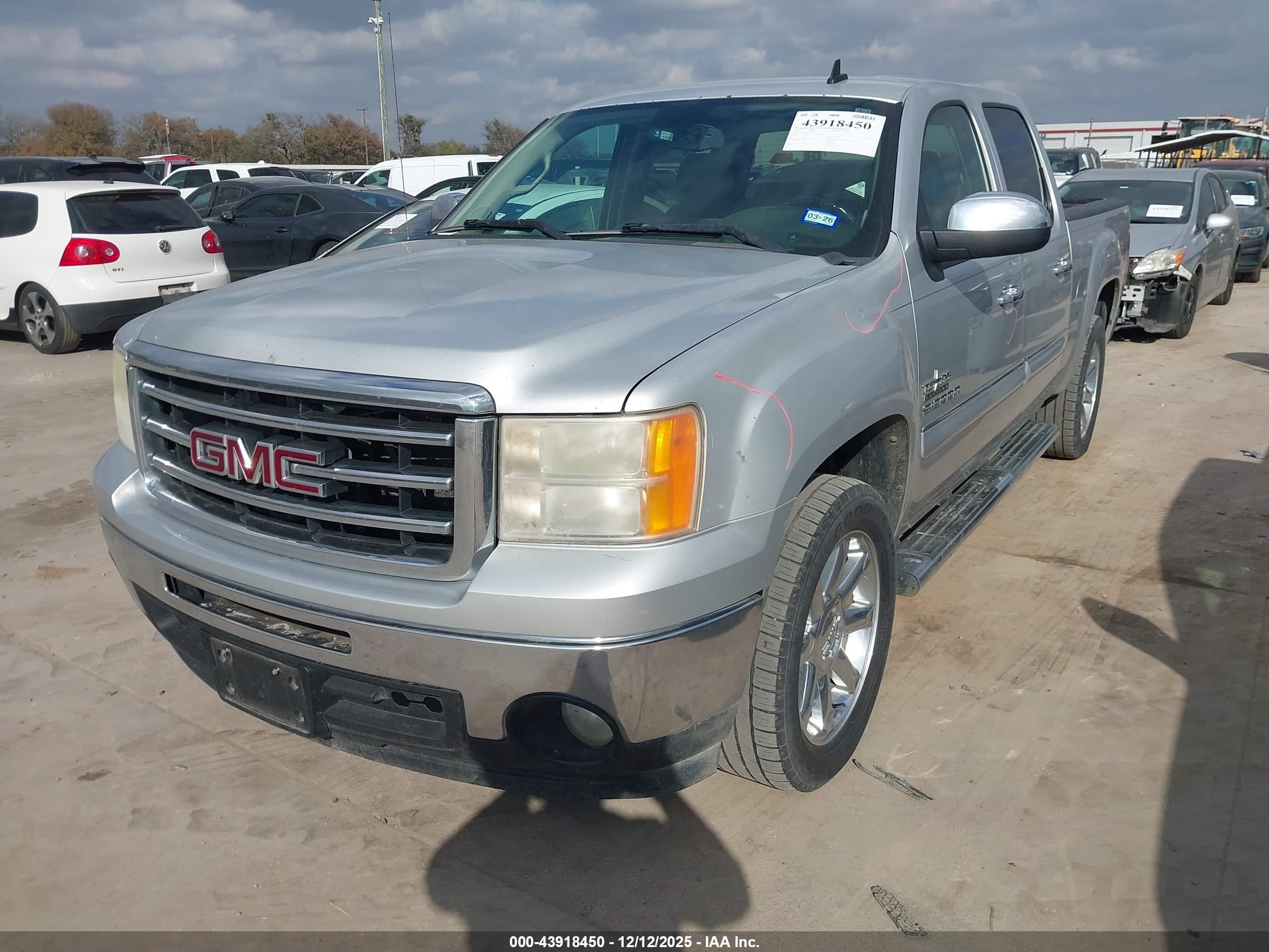 GMC SIERRA image 2