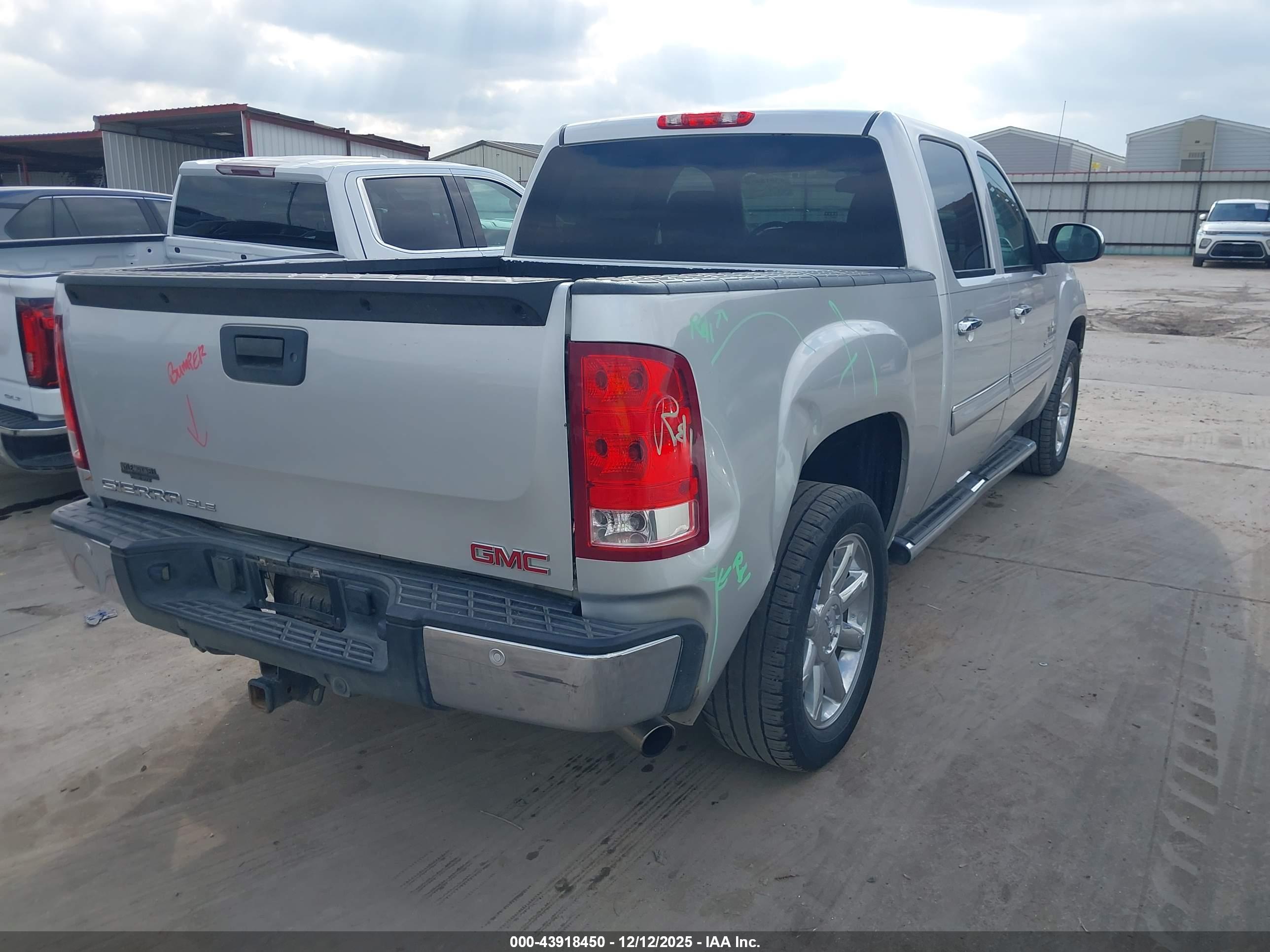 GMC SIERRA image 4