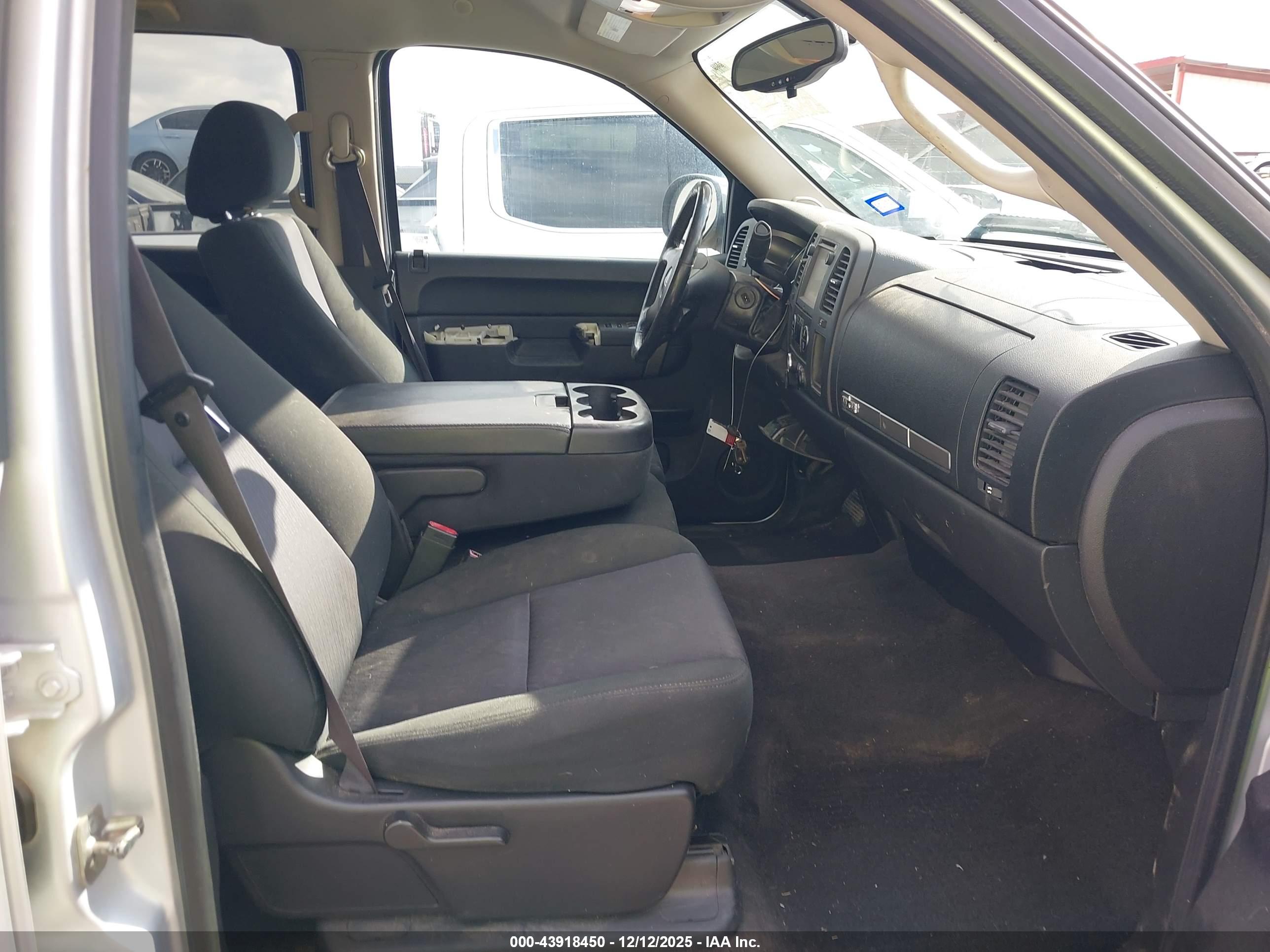 GMC SIERRA image 5