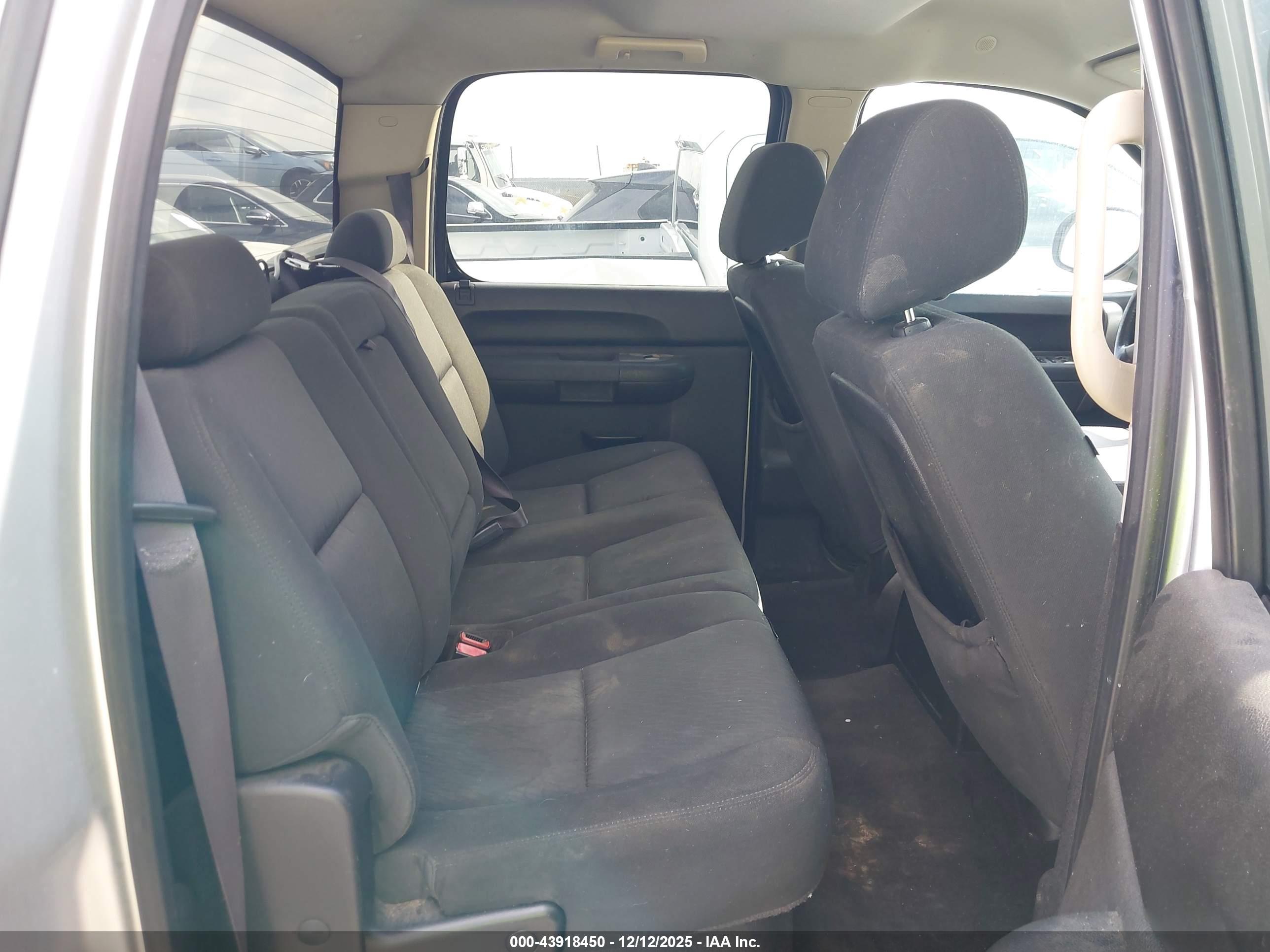GMC SIERRA image 8