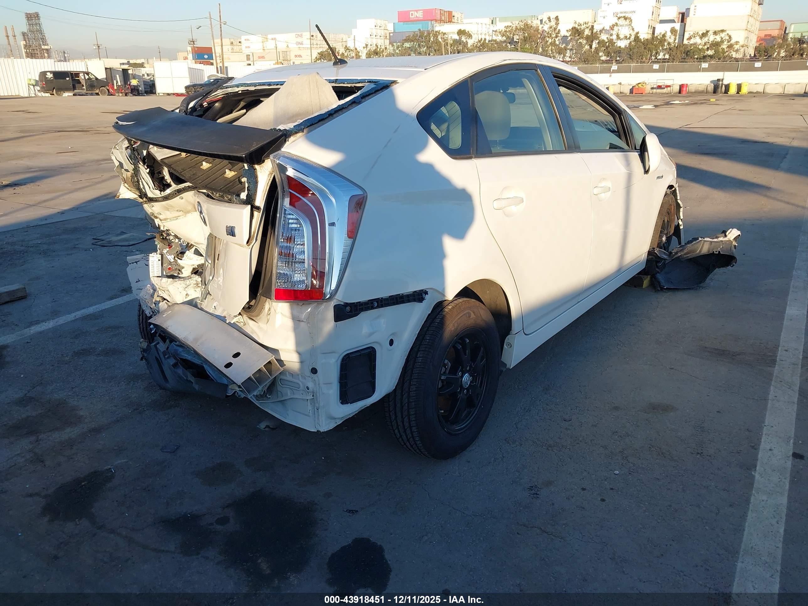TOYOTA PRIUS image 4