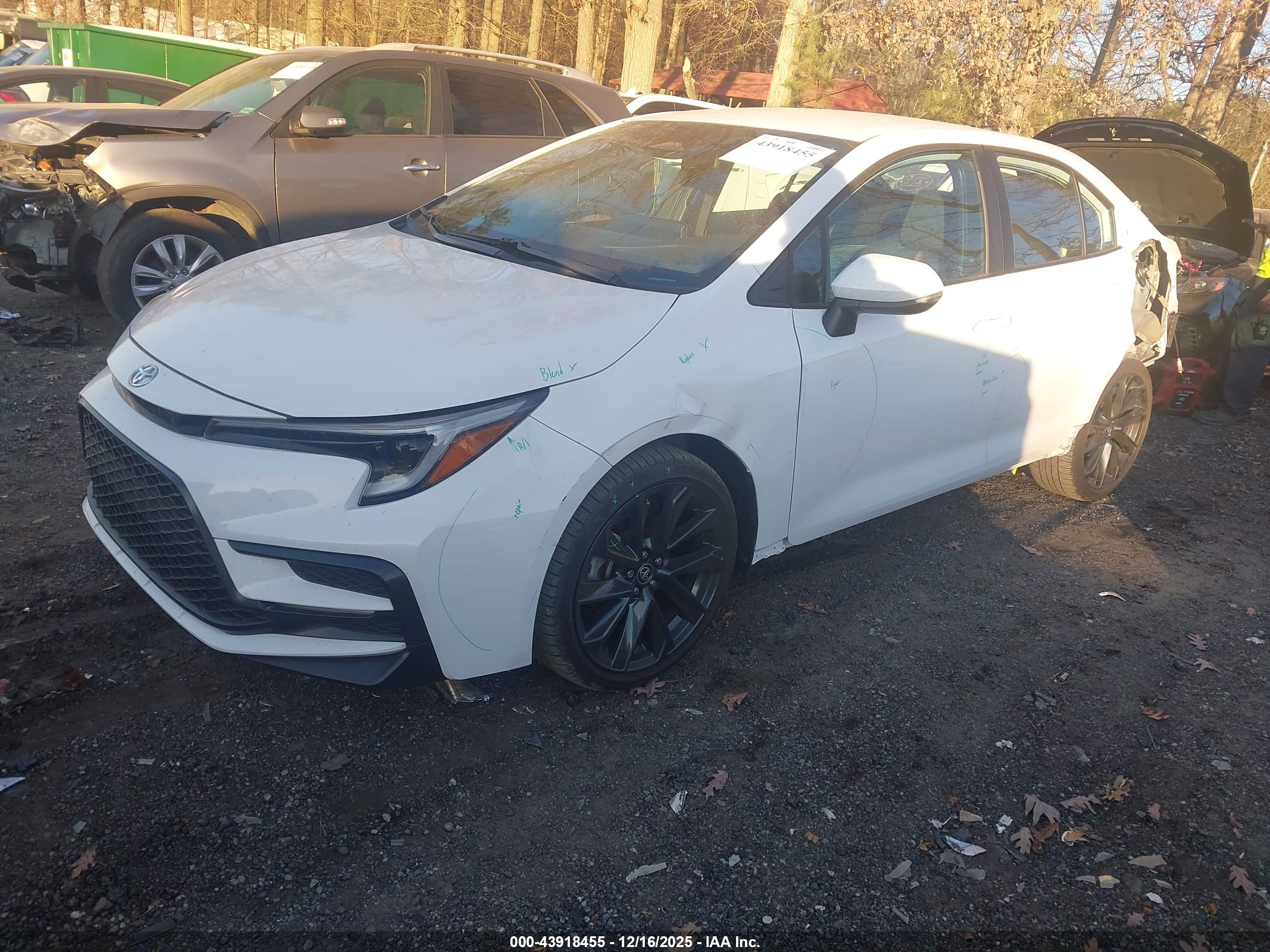 TOYOTA COROLLA image 2