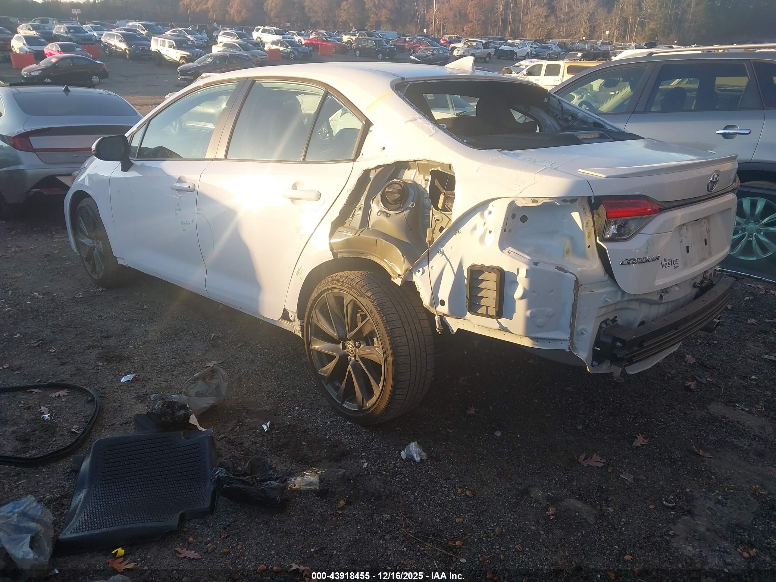 TOYOTA COROLLA image 3